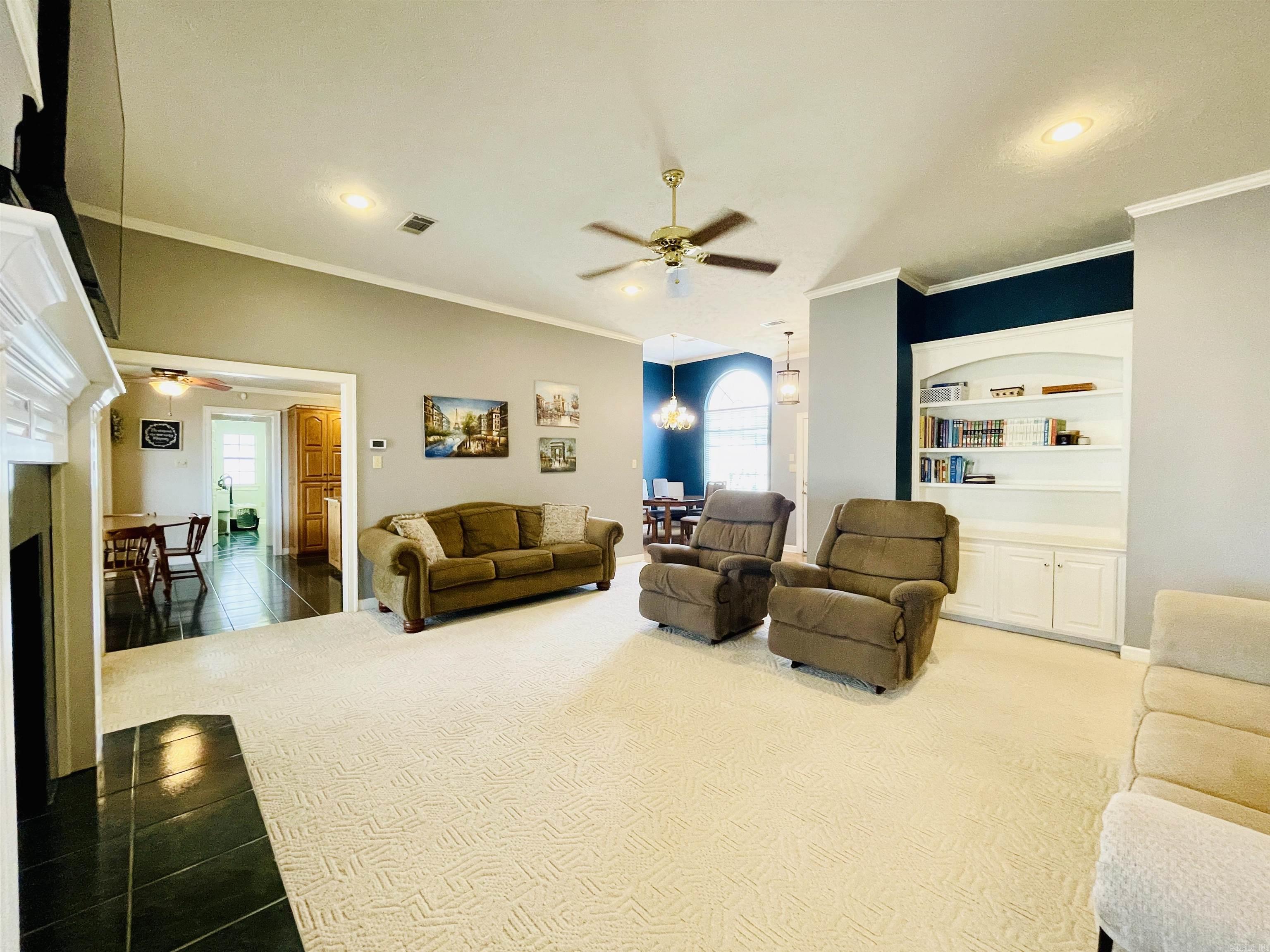 WOODLAND SPRINGS - Residential