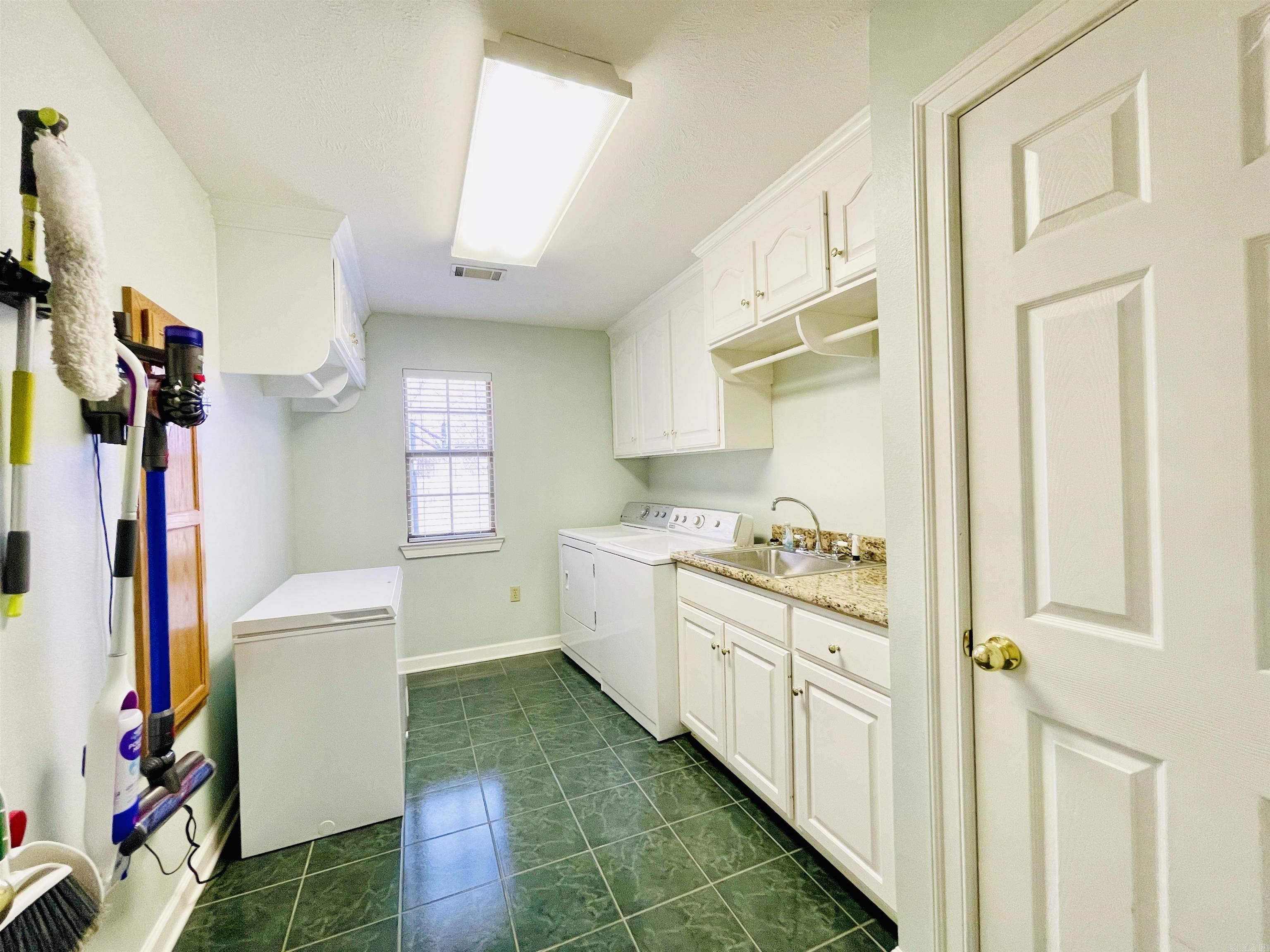 WOODLAND SPRINGS - Residential