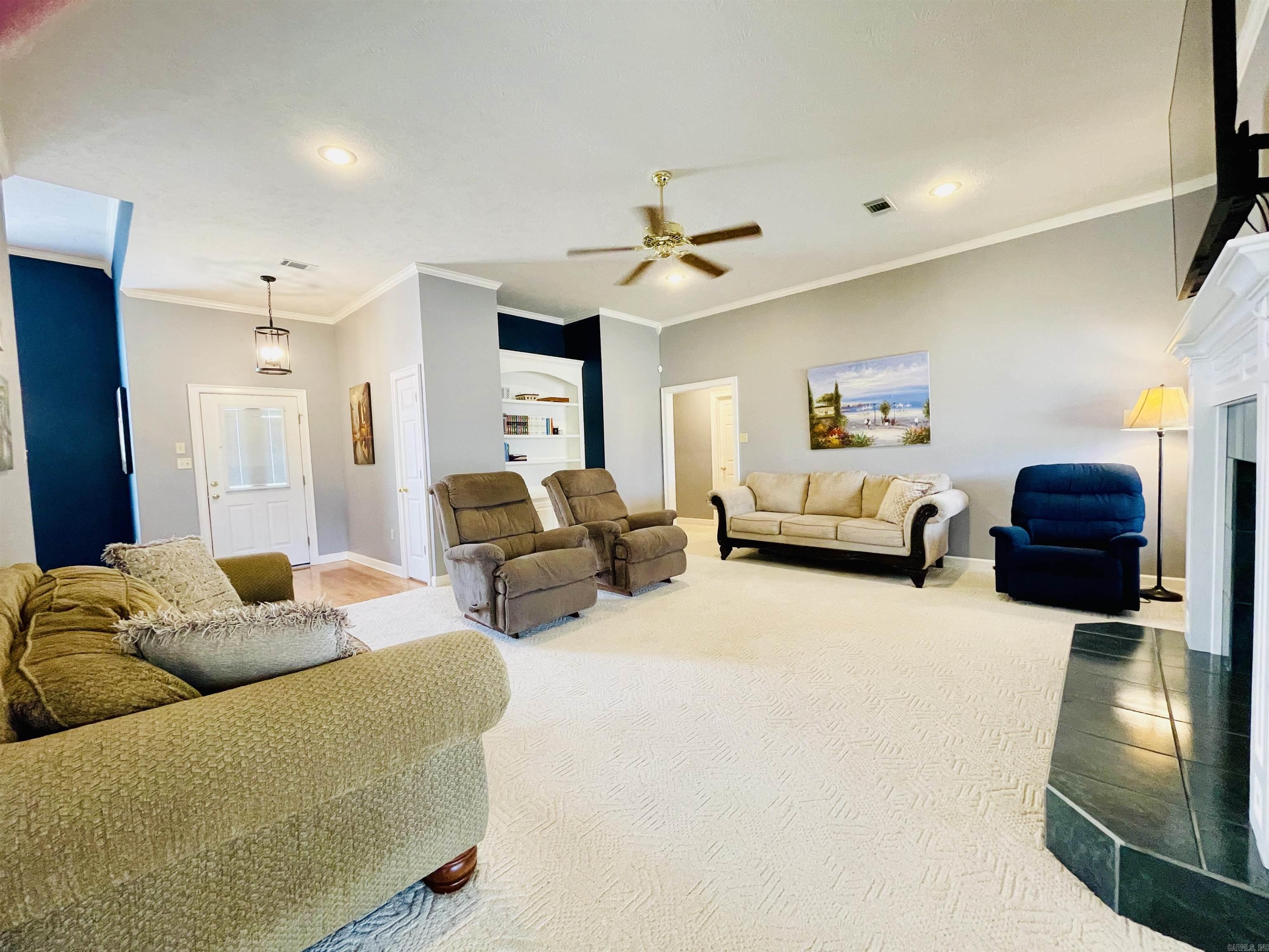 WOODLAND SPRINGS - Residential