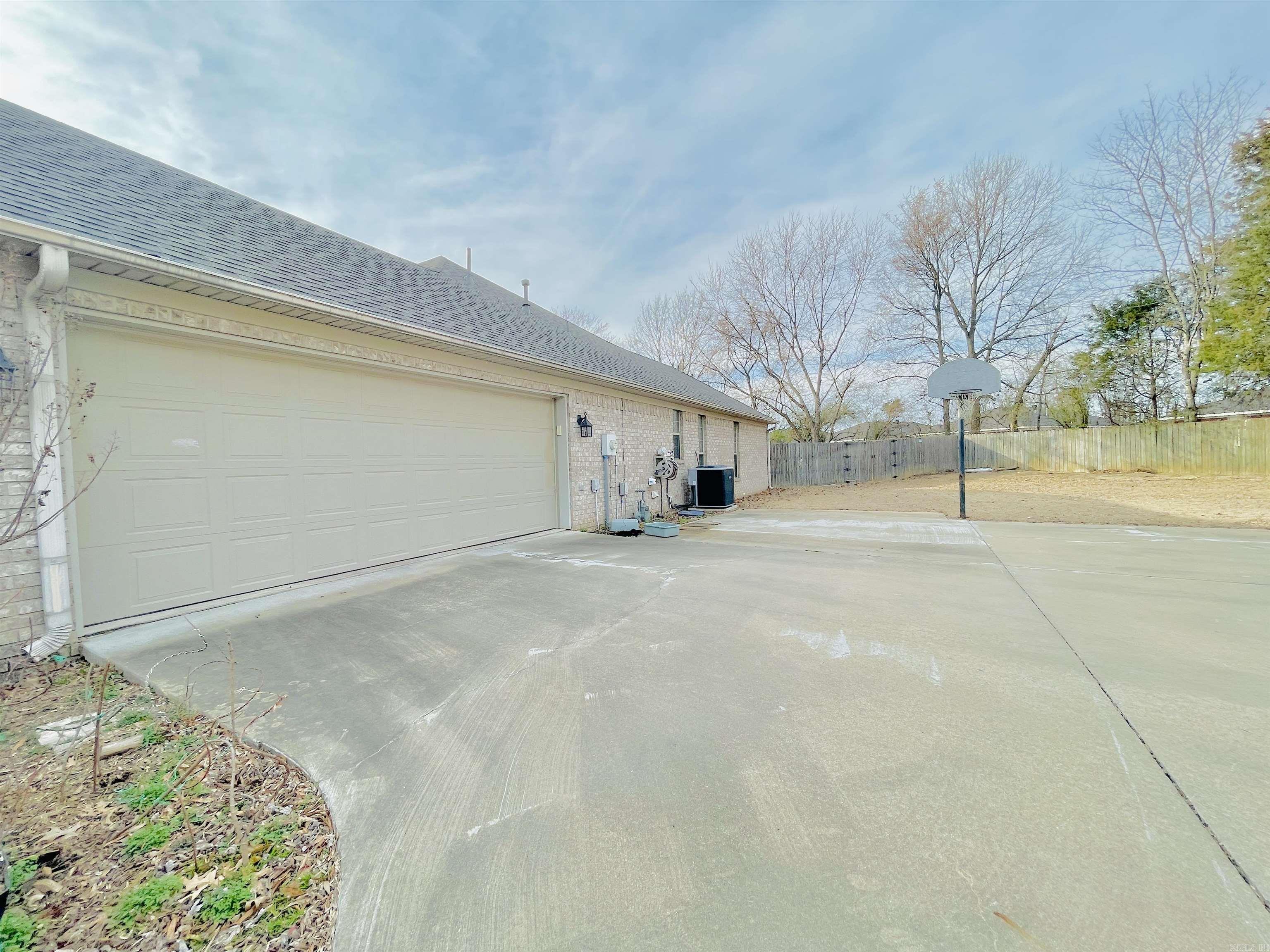 WOODLAND SPRINGS - Residential