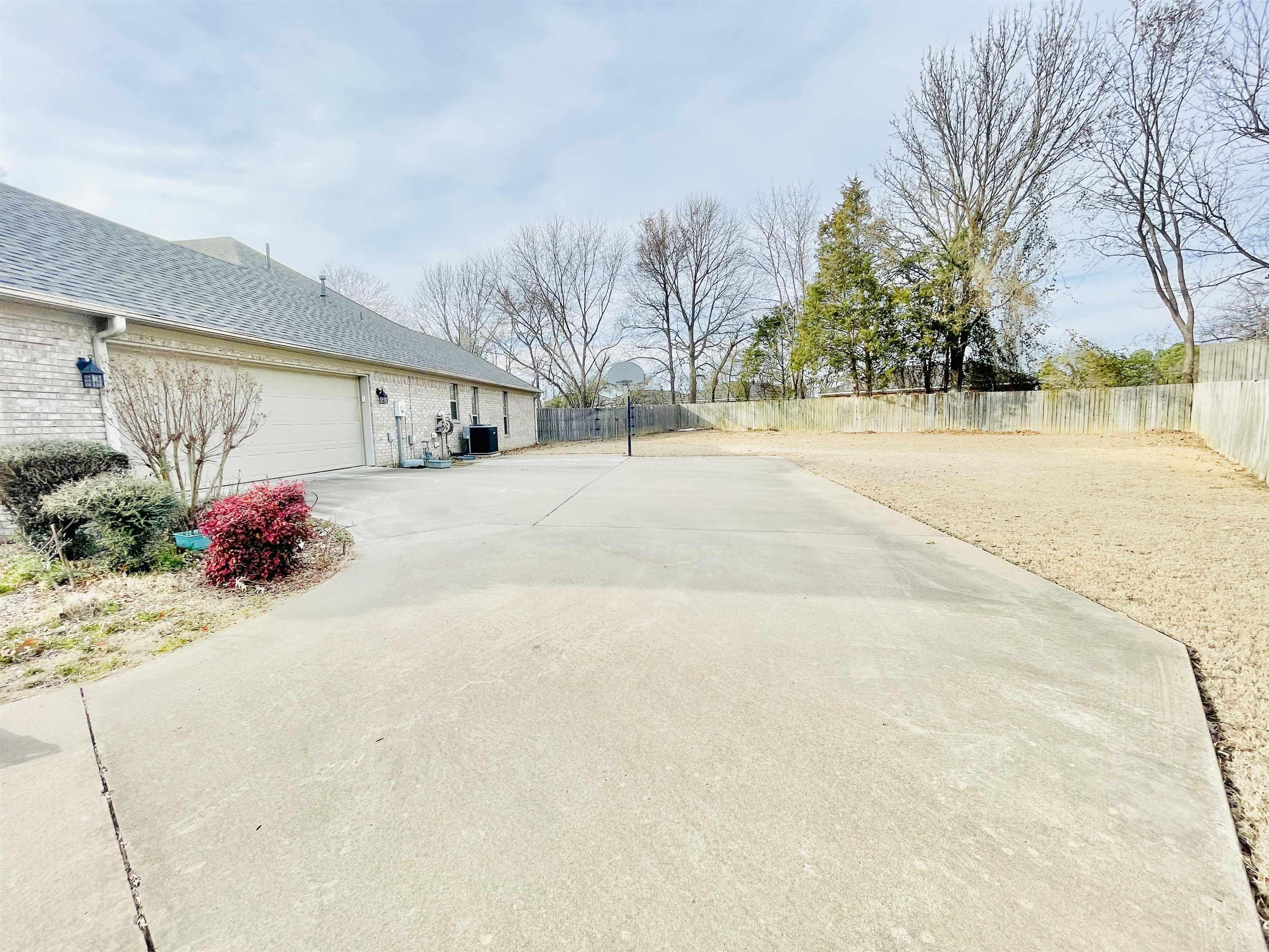 WOODLAND SPRINGS - Residential