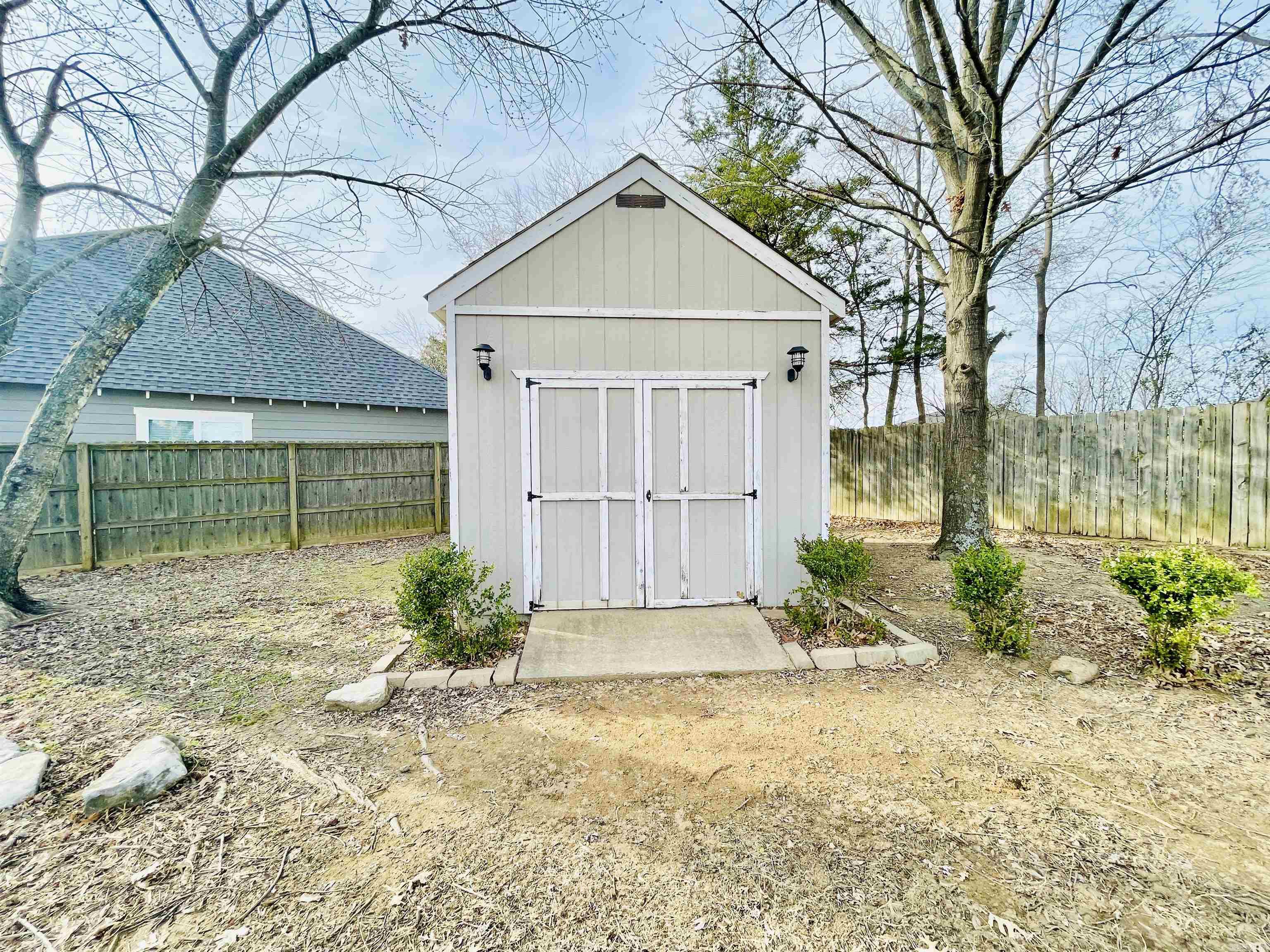 WOODLAND SPRINGS - Residential