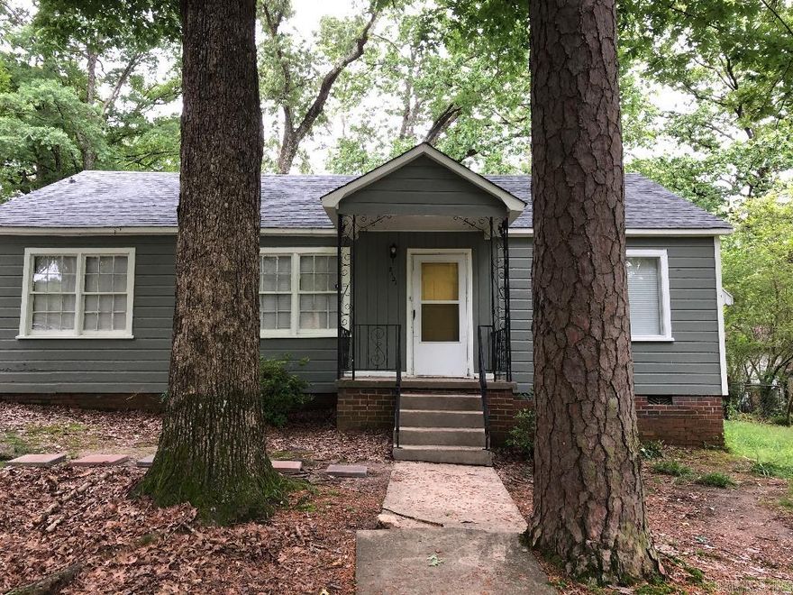 Newly renovated 3 bedroom 2 bathroom home located in the quiet Western Hills golf course community.  Hardwood floors throughout, freshly painted,  updated  bathrooms with beautiful tile in shower/tub, new backsplash and countertop in the kitchen,  LED energy efficient lighting, new central heat and air unit (2024),  new roof (2019), large fenced in backyard with deck, covered carport, washer and dryer connections included in laundry room.  New dishwasher,  new gas stove, hot water heater and refrigerator.