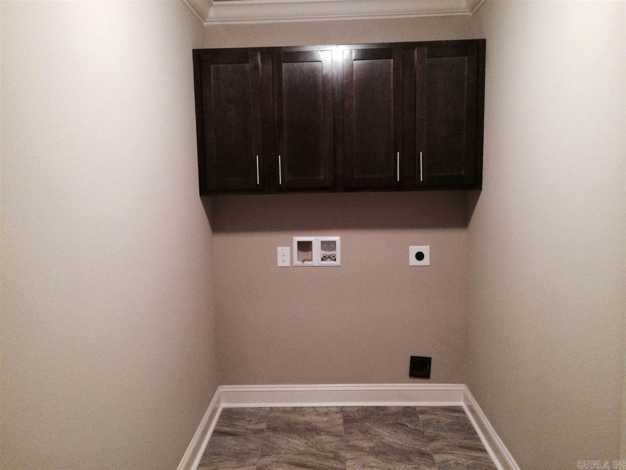 COUNTRY CLUB OF ARK THE - Residential Lease