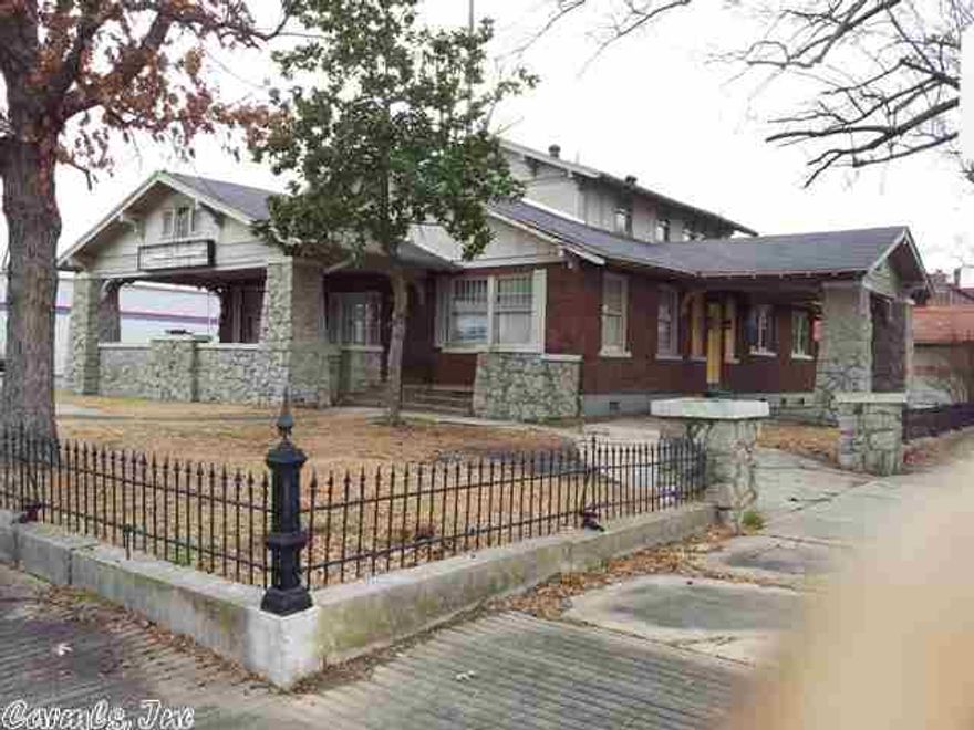 GREAT LOCATION FOR HOME OR A BUSINESS IN A BUSINESS ZONE WITH HIGH TRAFFIC AND PLENTY PARKING. LOCATED ON BEAUTIFUL CORNER LOT.  TO  VIEW OR MAKE AN OFFER TODAY CALL 870-692-0702.