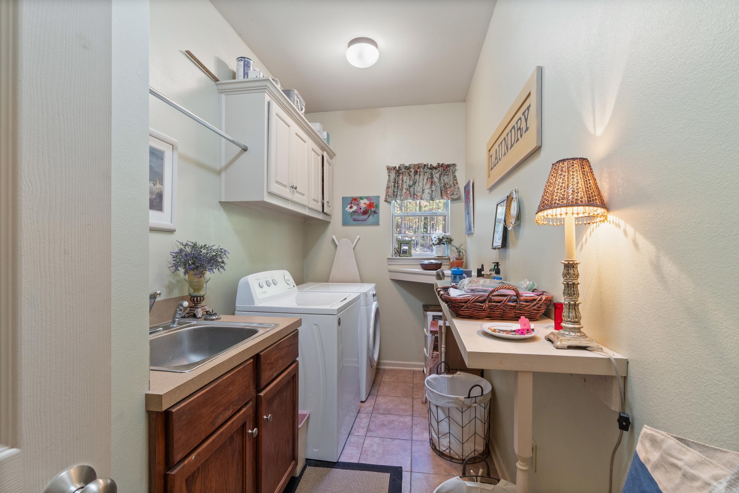 PEMBROOK MANOR EST - Residential