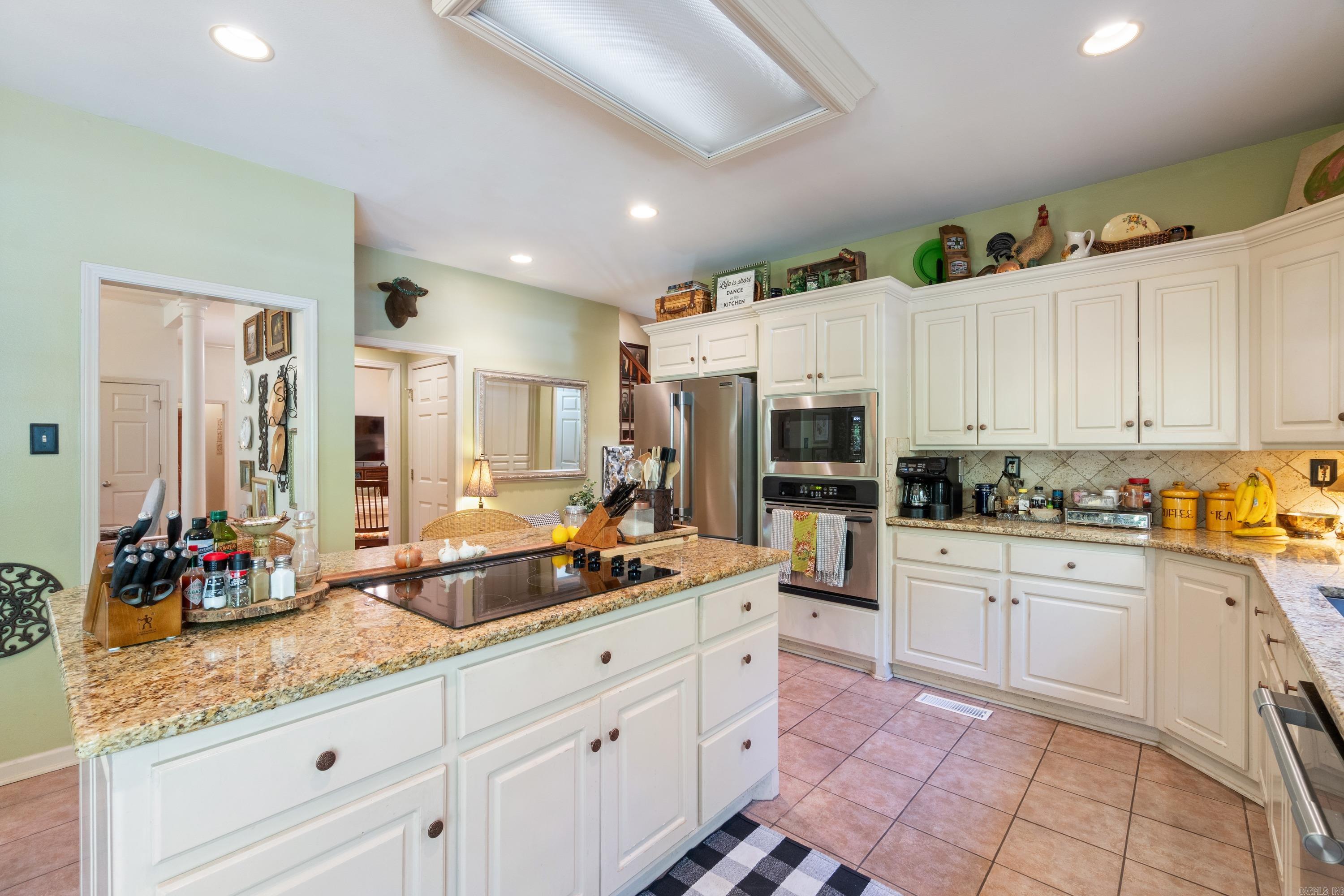 PEMBROOK MANOR EST - Residential