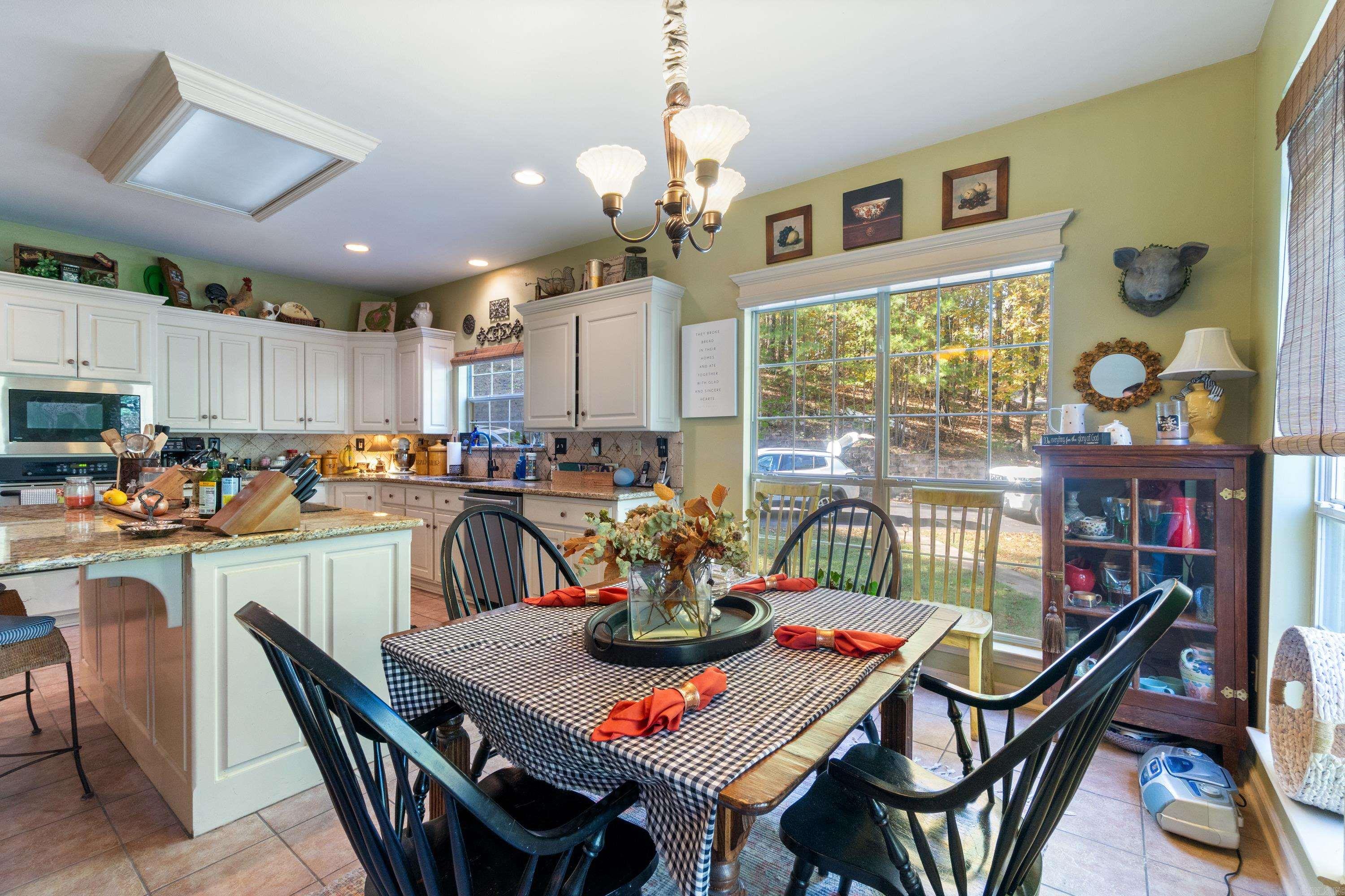 PEMBROOK MANOR EST - Residential