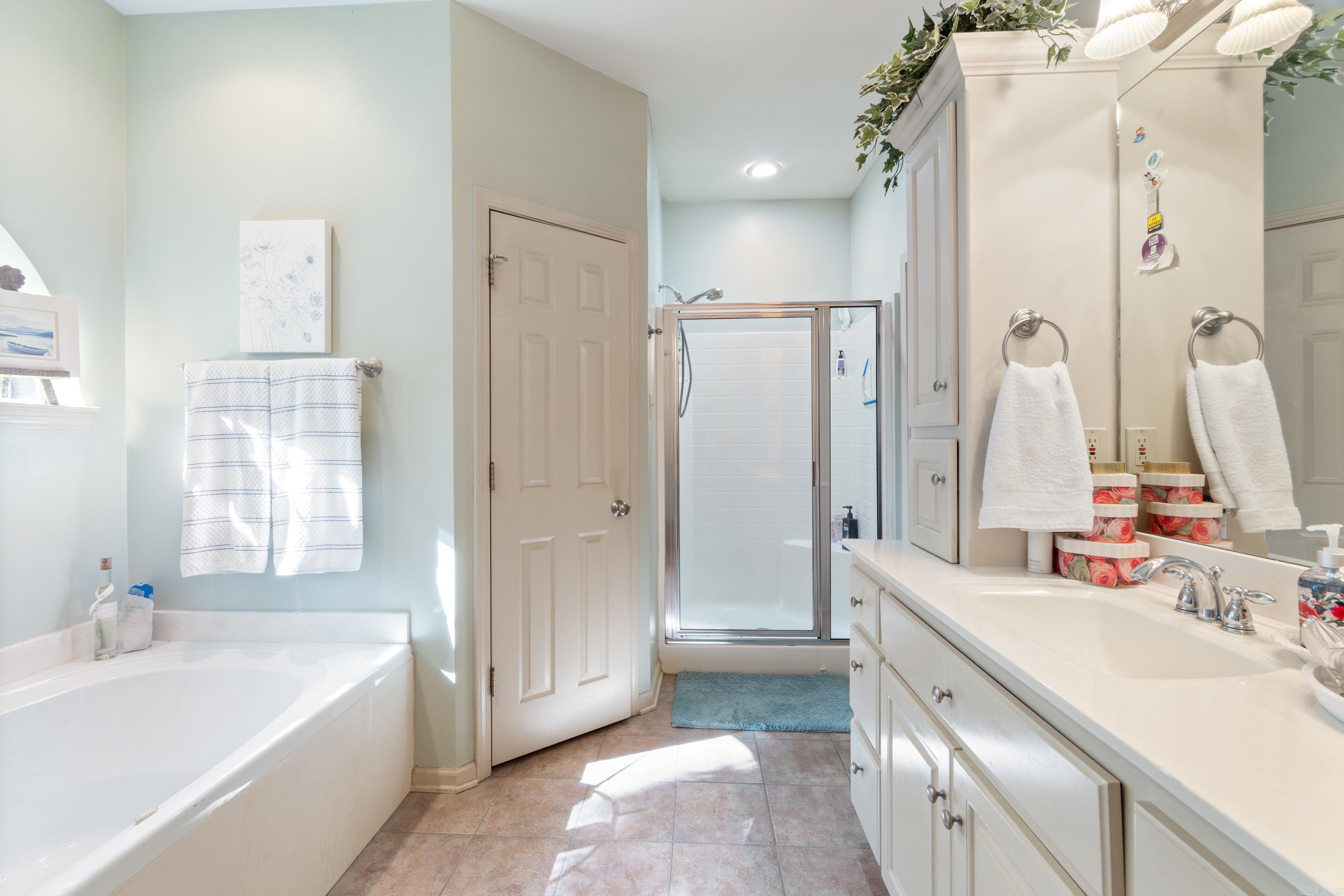 PEMBROOK MANOR EST - Residential