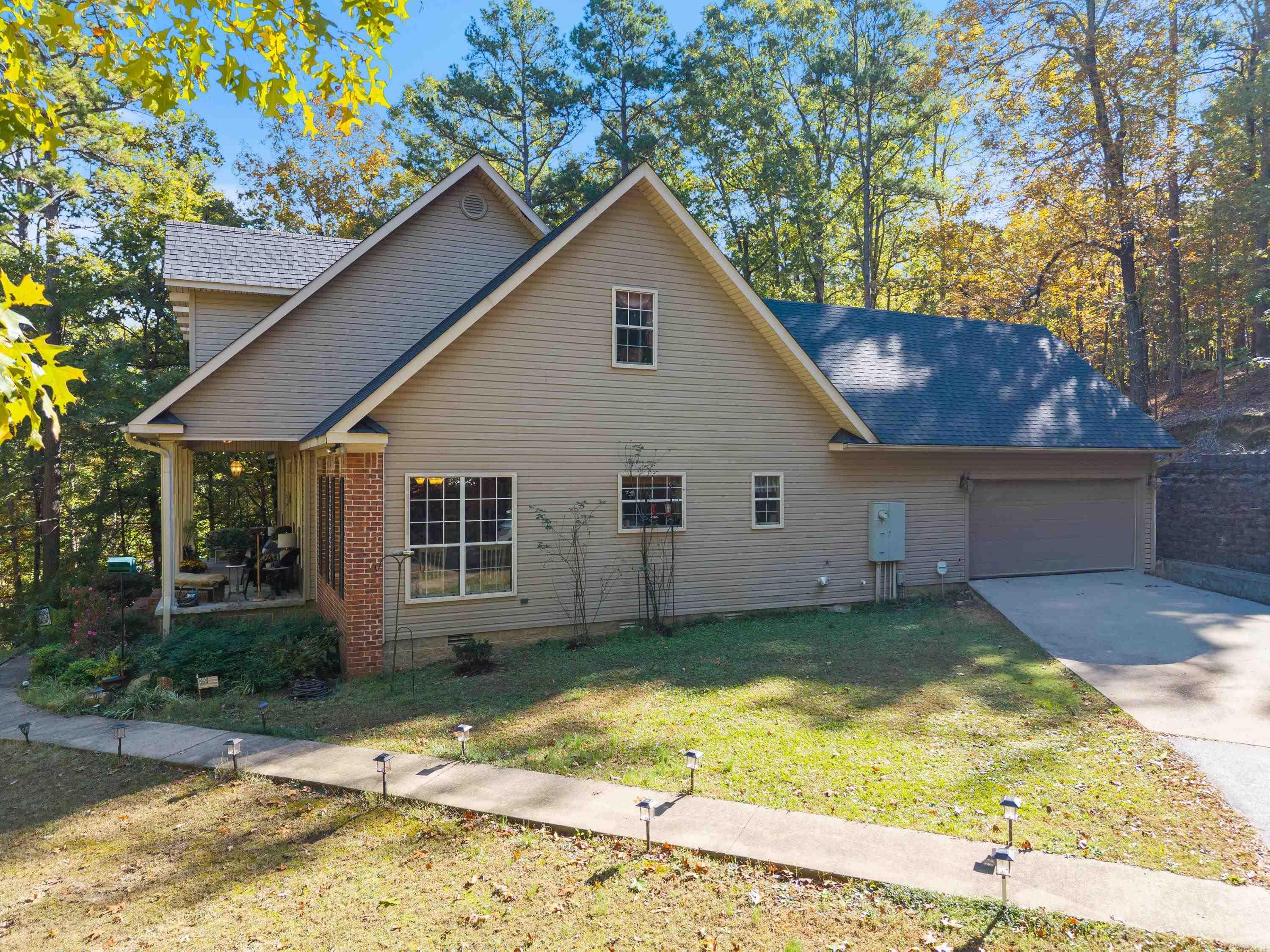 PEMBROOK MANOR EST - Residential