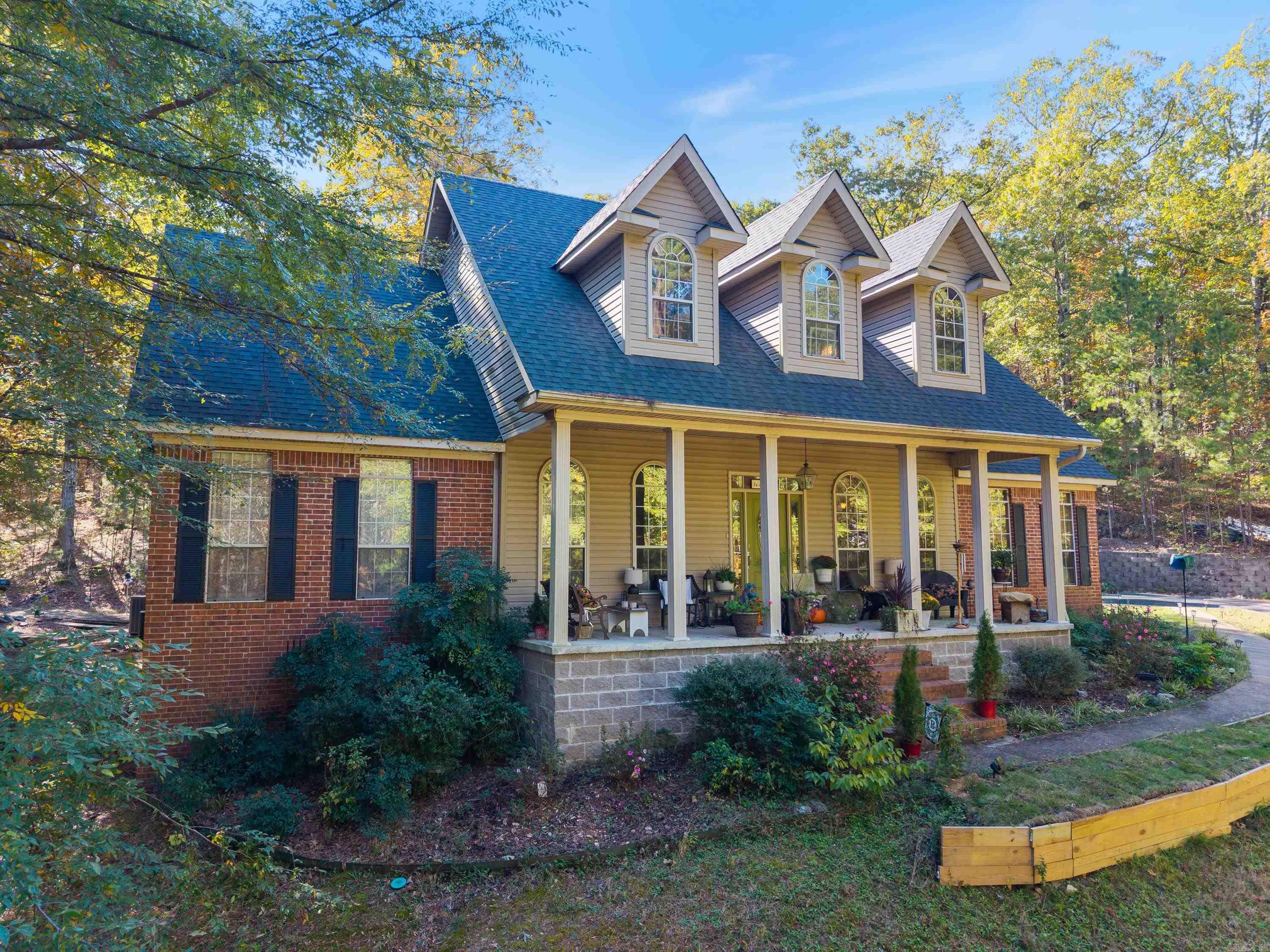 PEMBROOK MANOR EST - Residential