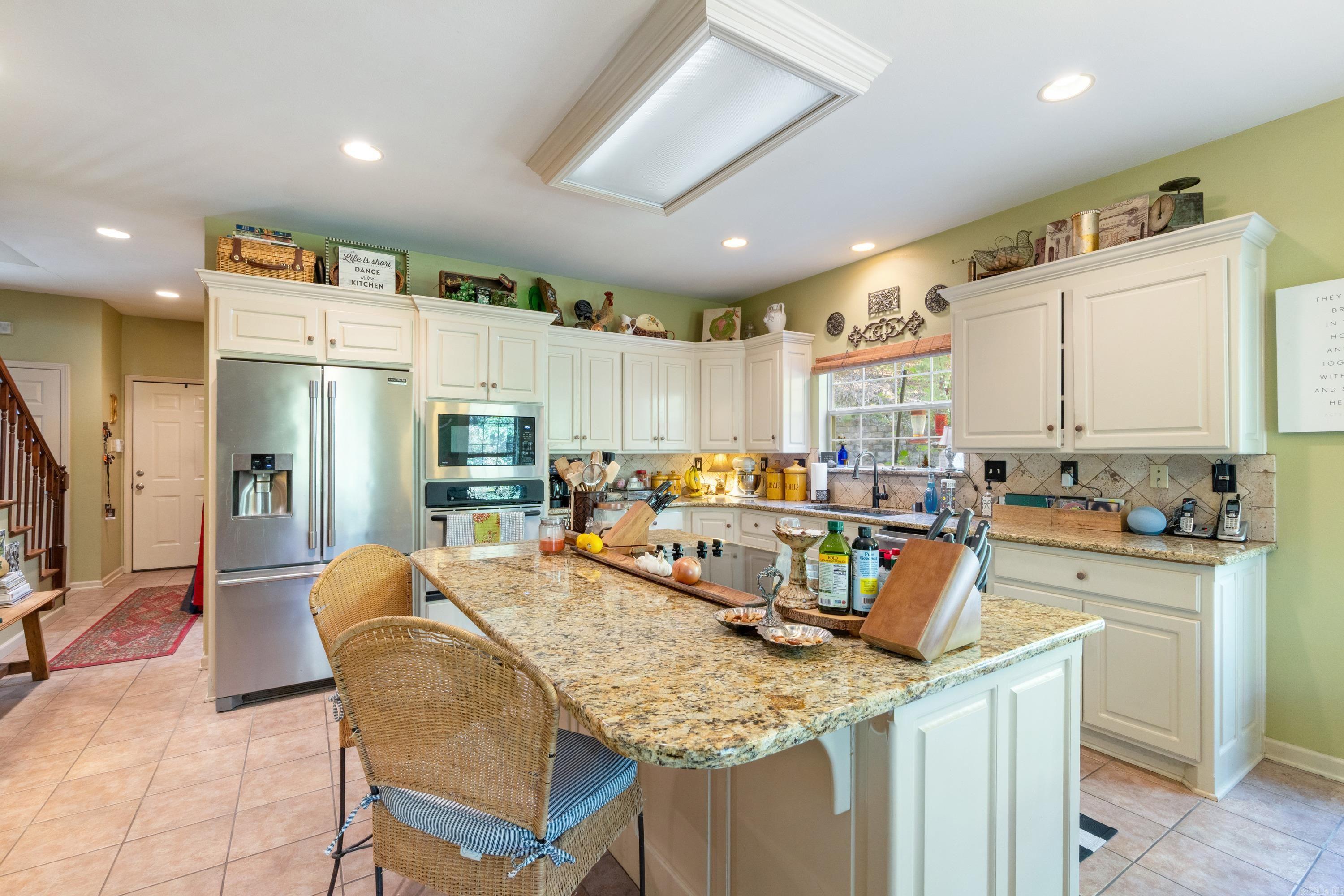 PEMBROOK MANOR EST - Residential