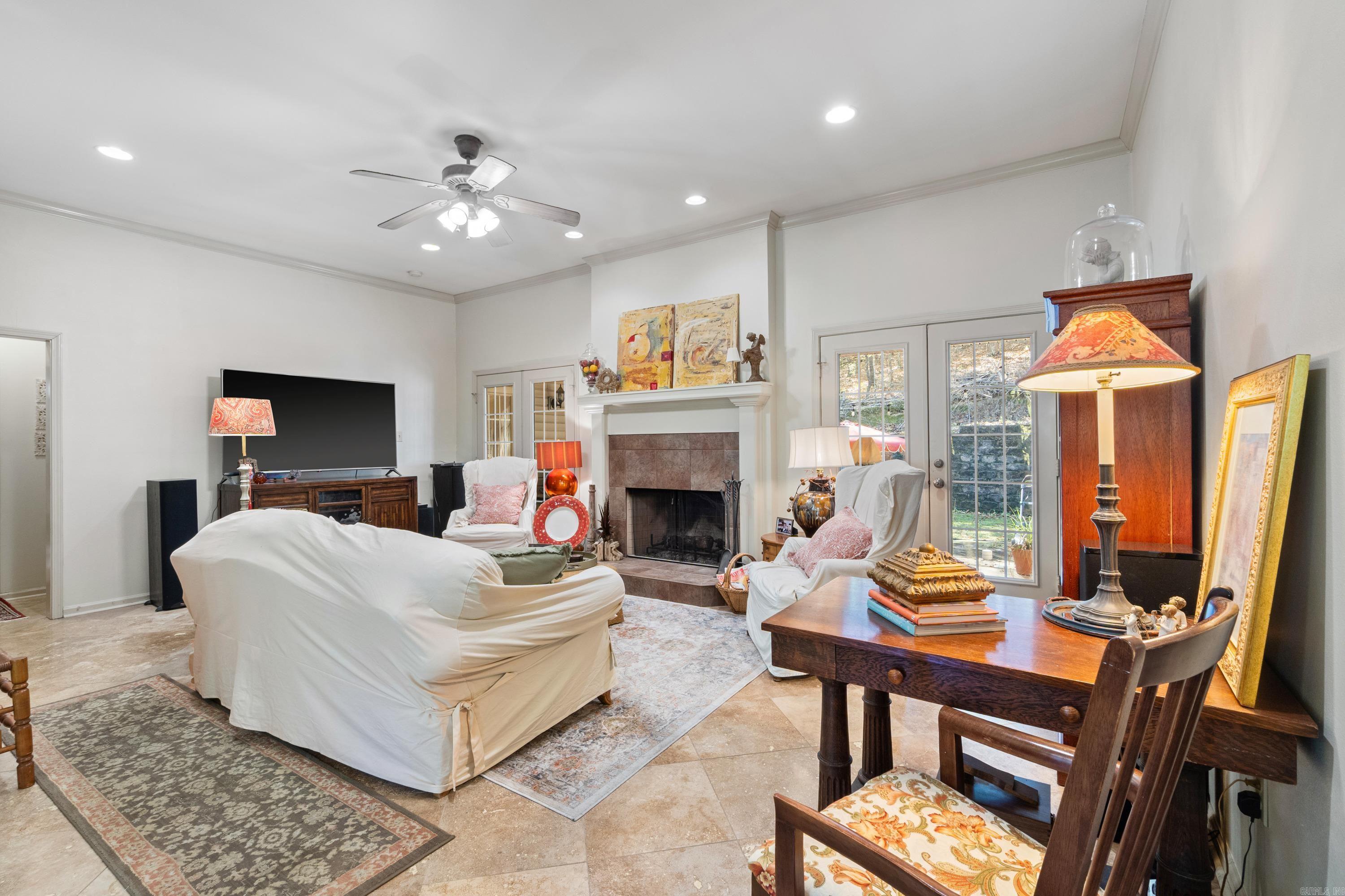 PEMBROOK MANOR EST - Residential