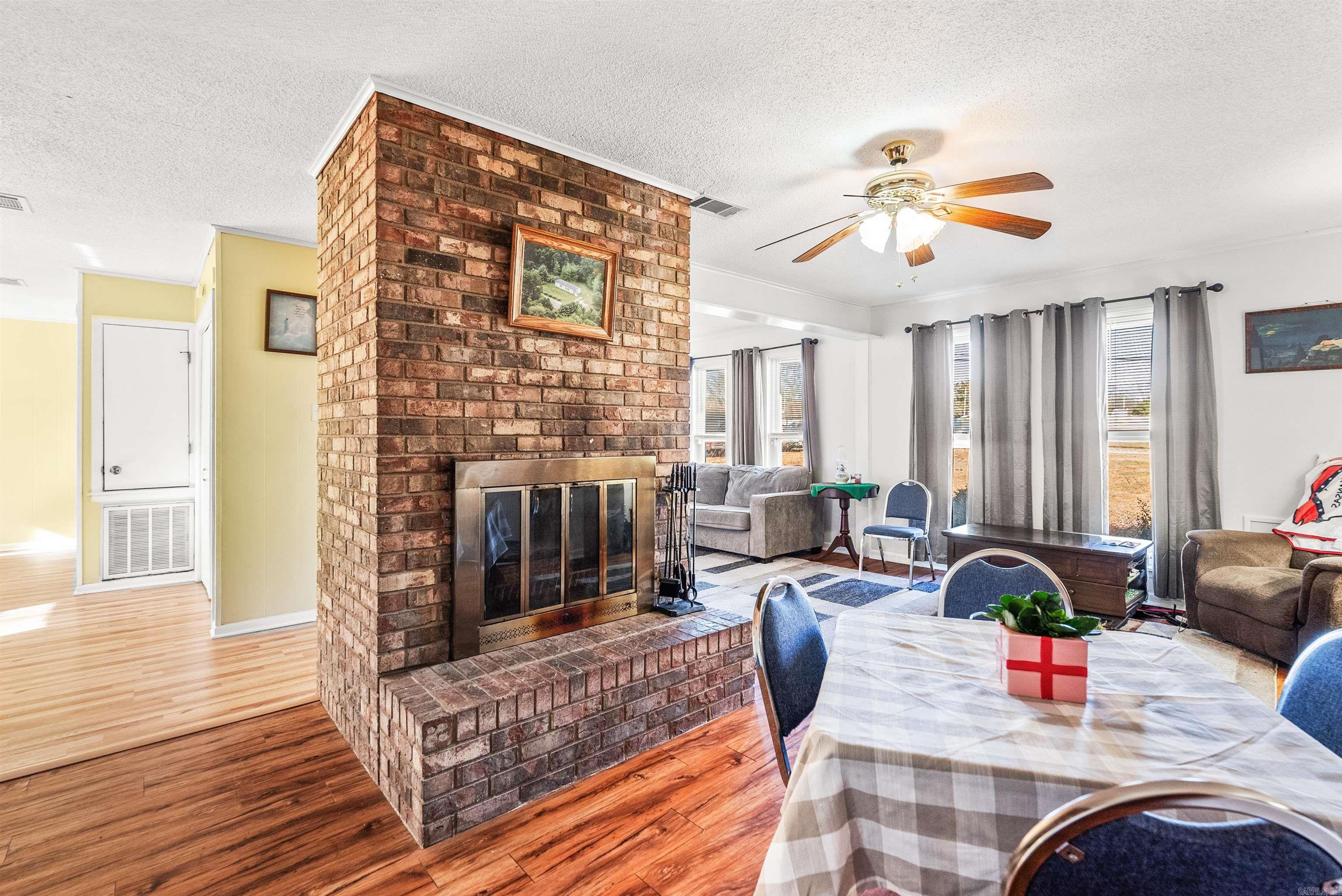 PINEWOOD TO JACK - Residential