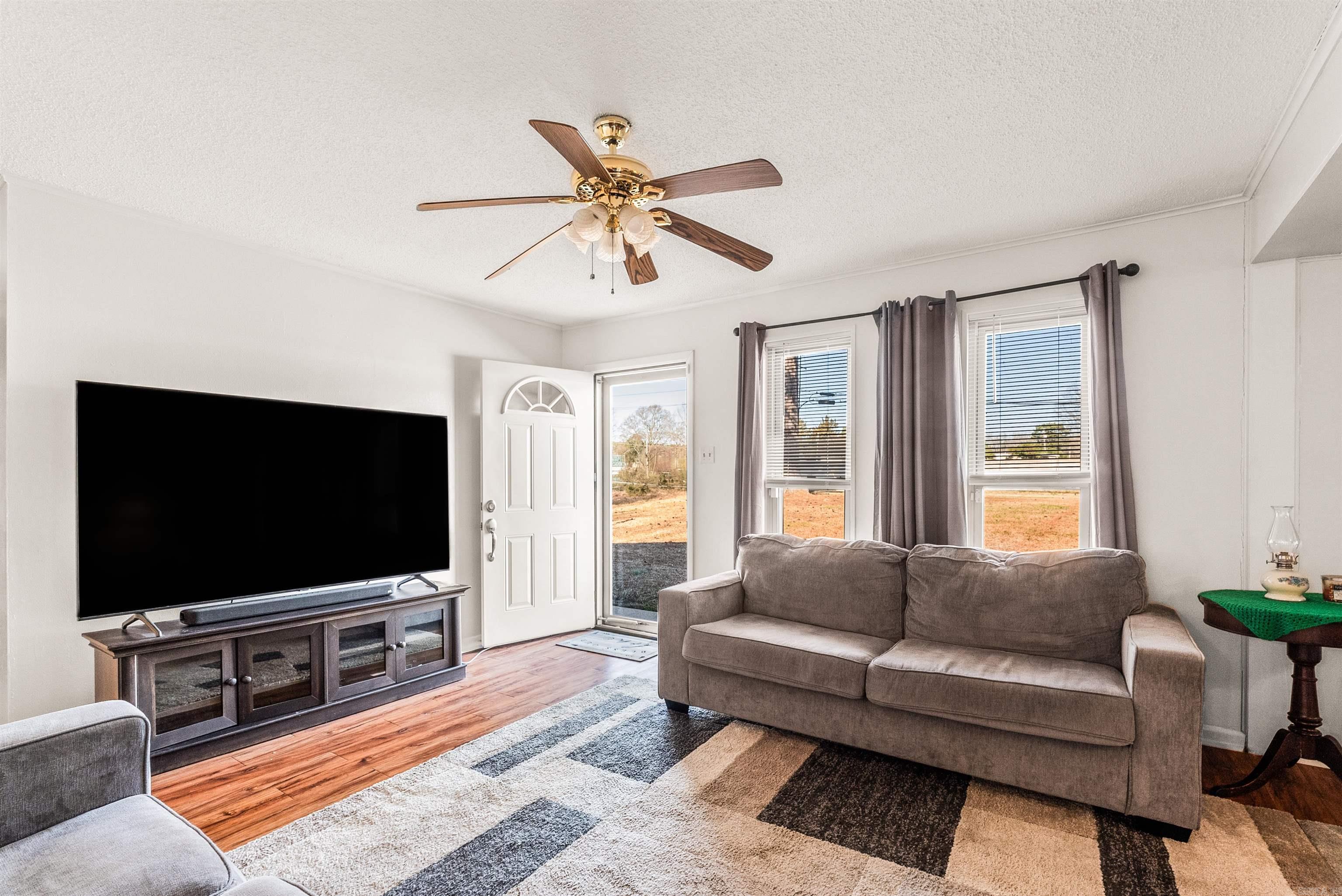 PINEWOOD TO JACK - Residential