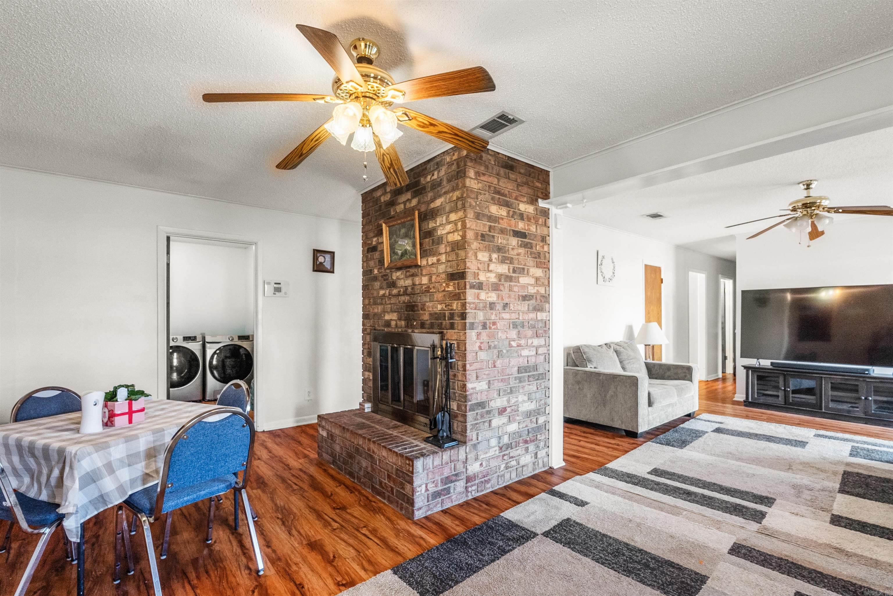 PINEWOOD TO JACK - Residential