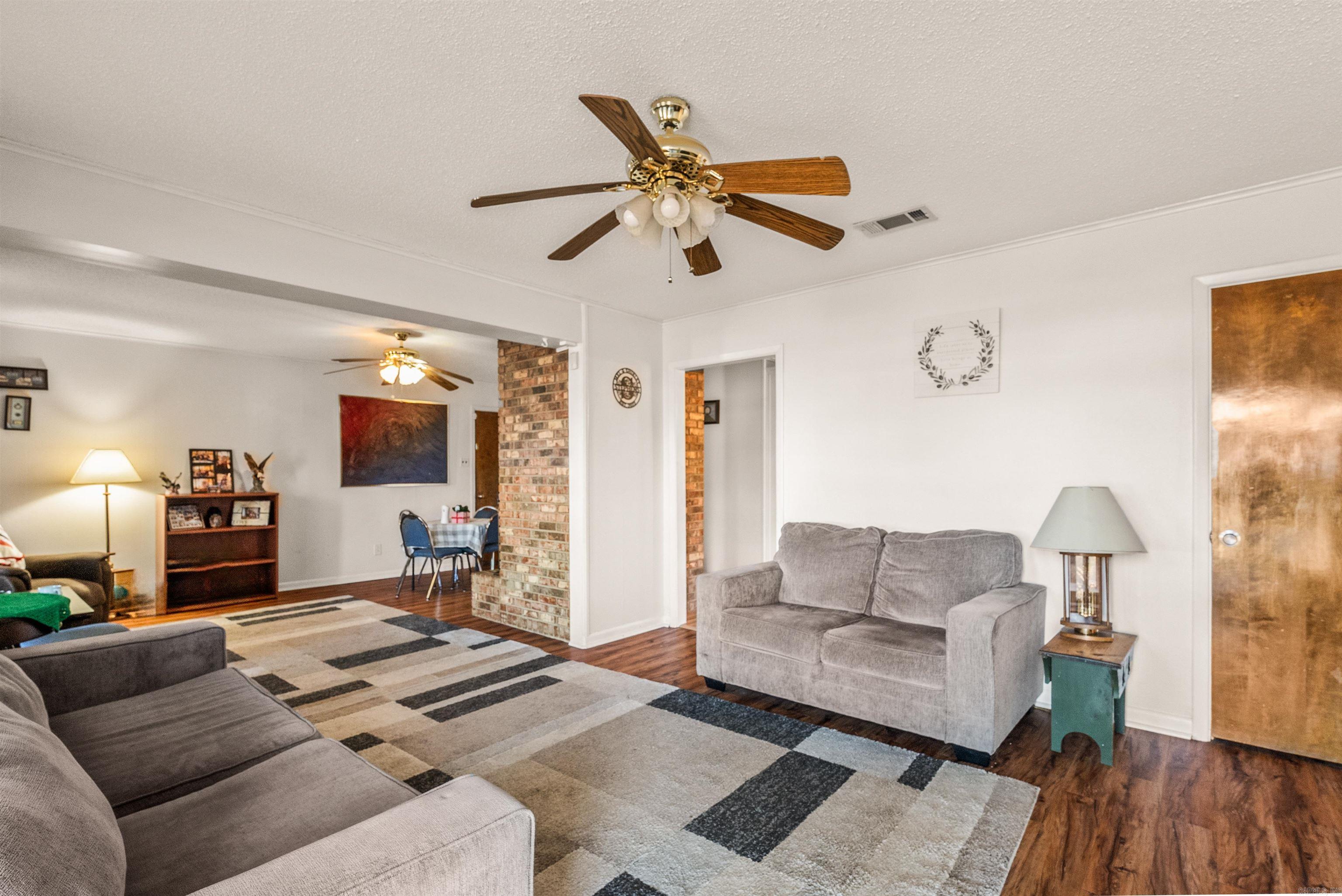 PINEWOOD TO JACK - Residential