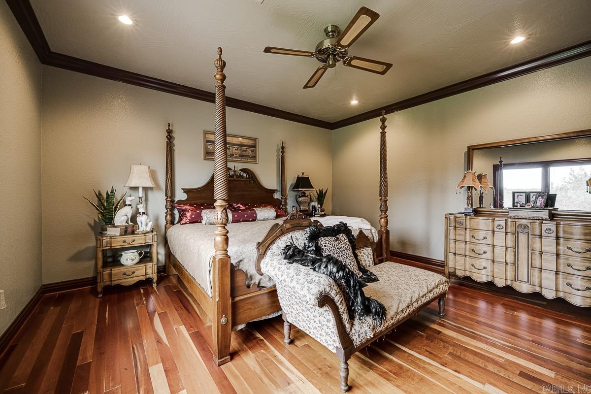 CENTENNIAL VALLEY - Residential