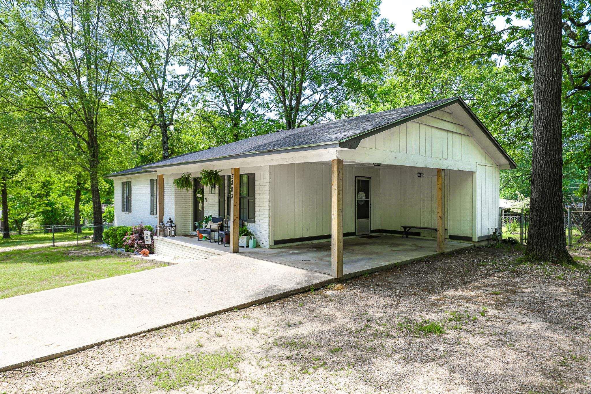 PEBBLE LAKE - Residential