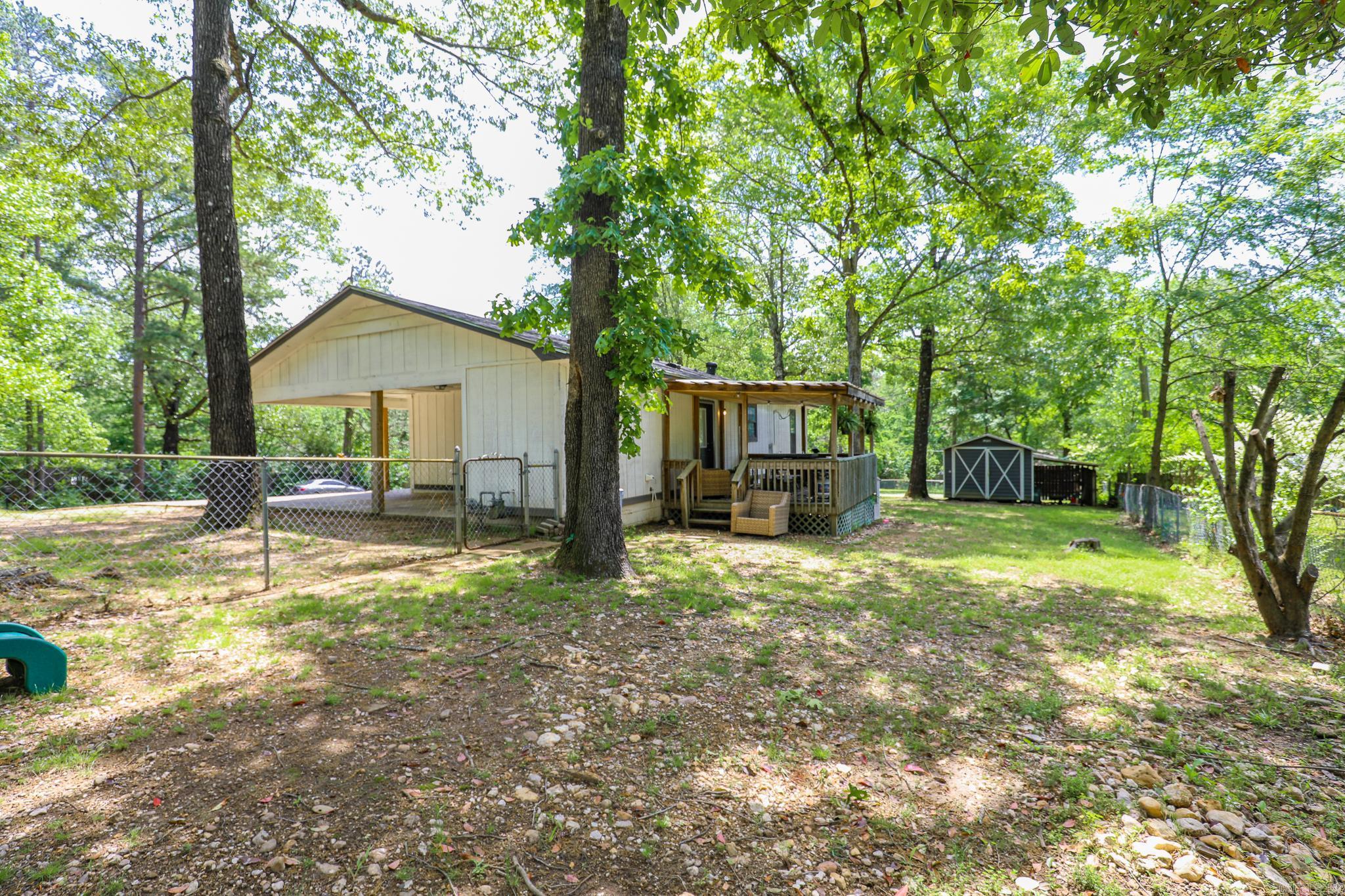 PEBBLE LAKE - Residential