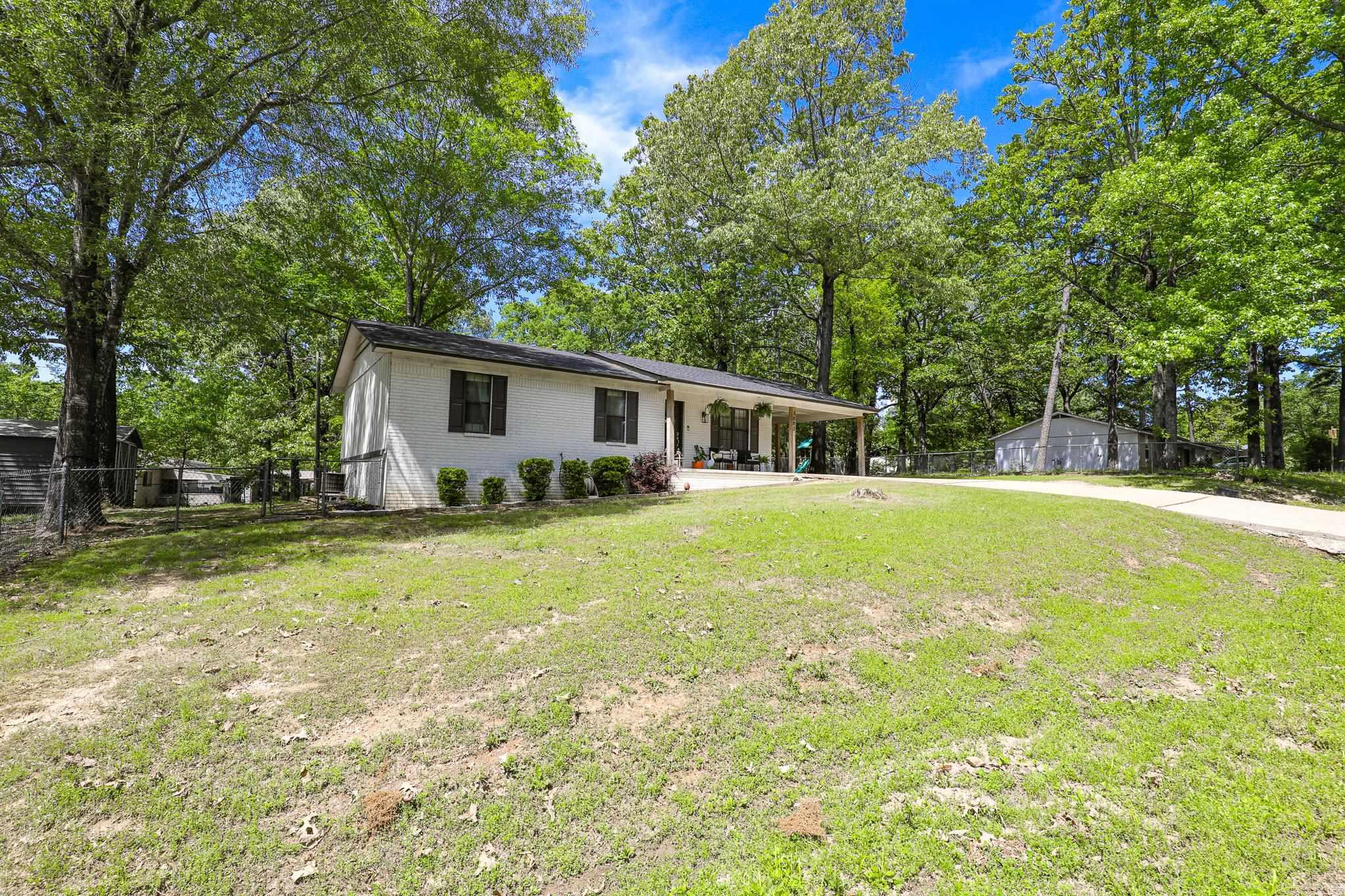 PEBBLE LAKE - Residential