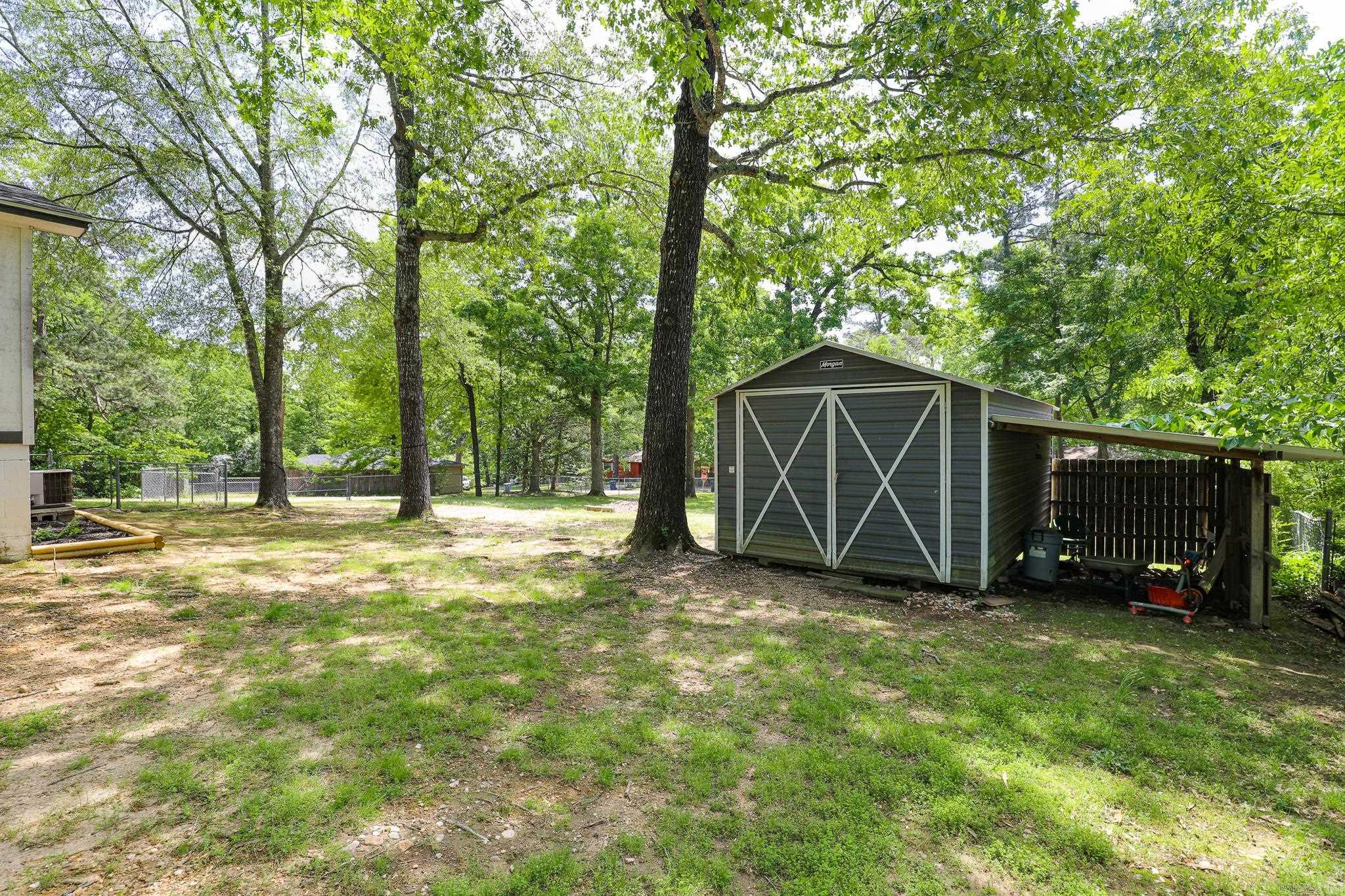 PEBBLE LAKE - Residential