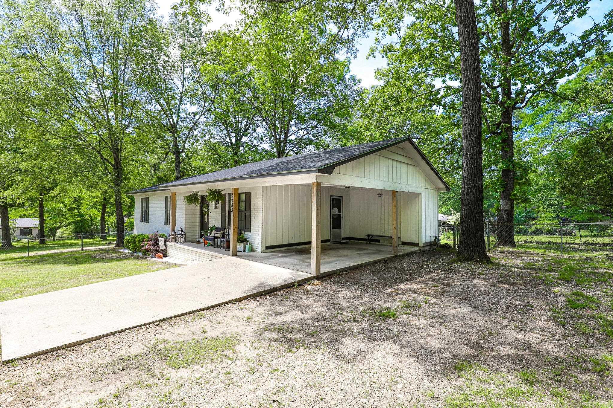 PEBBLE LAKE - Residential