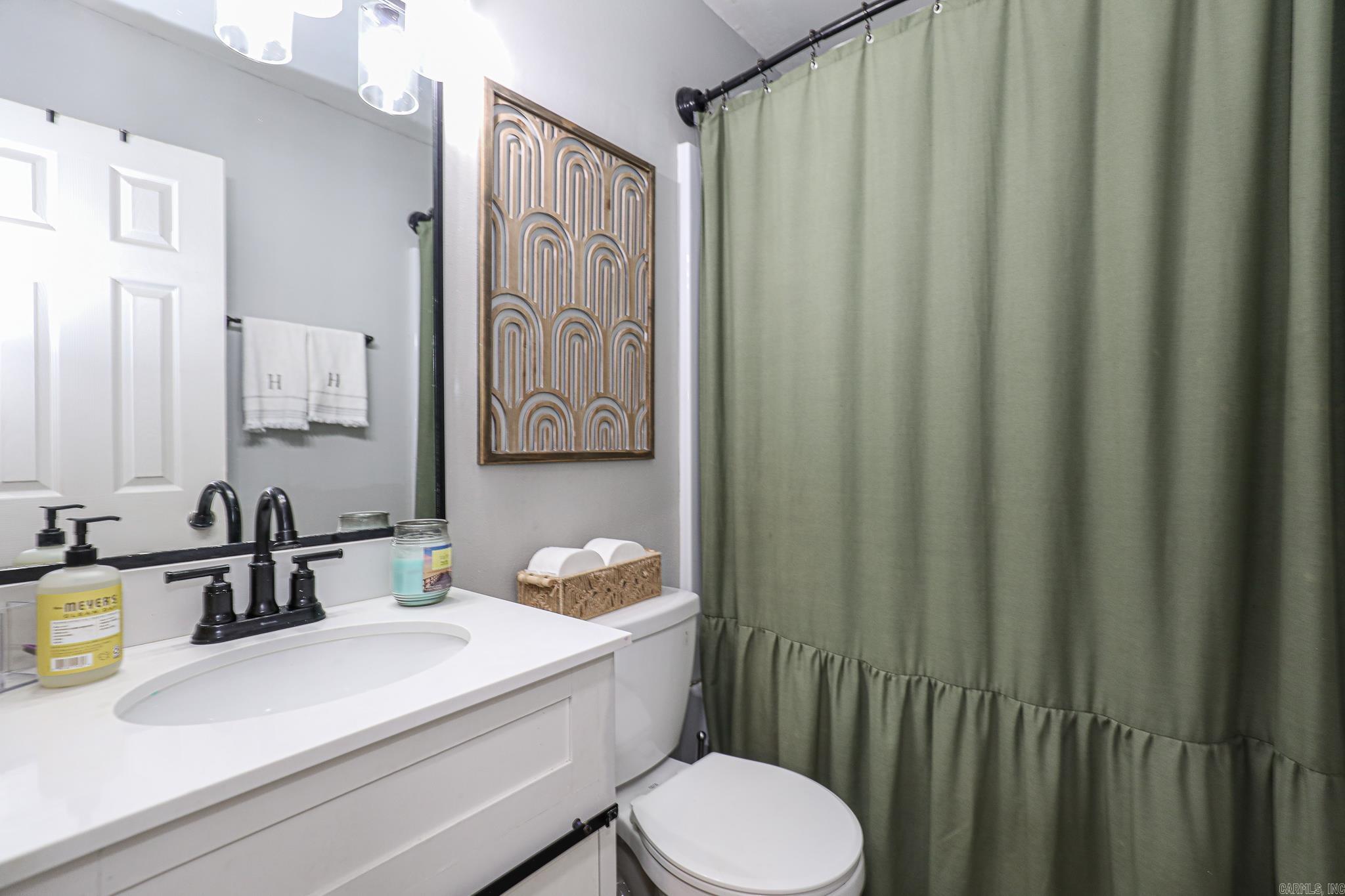 PEBBLE LAKE - Residential