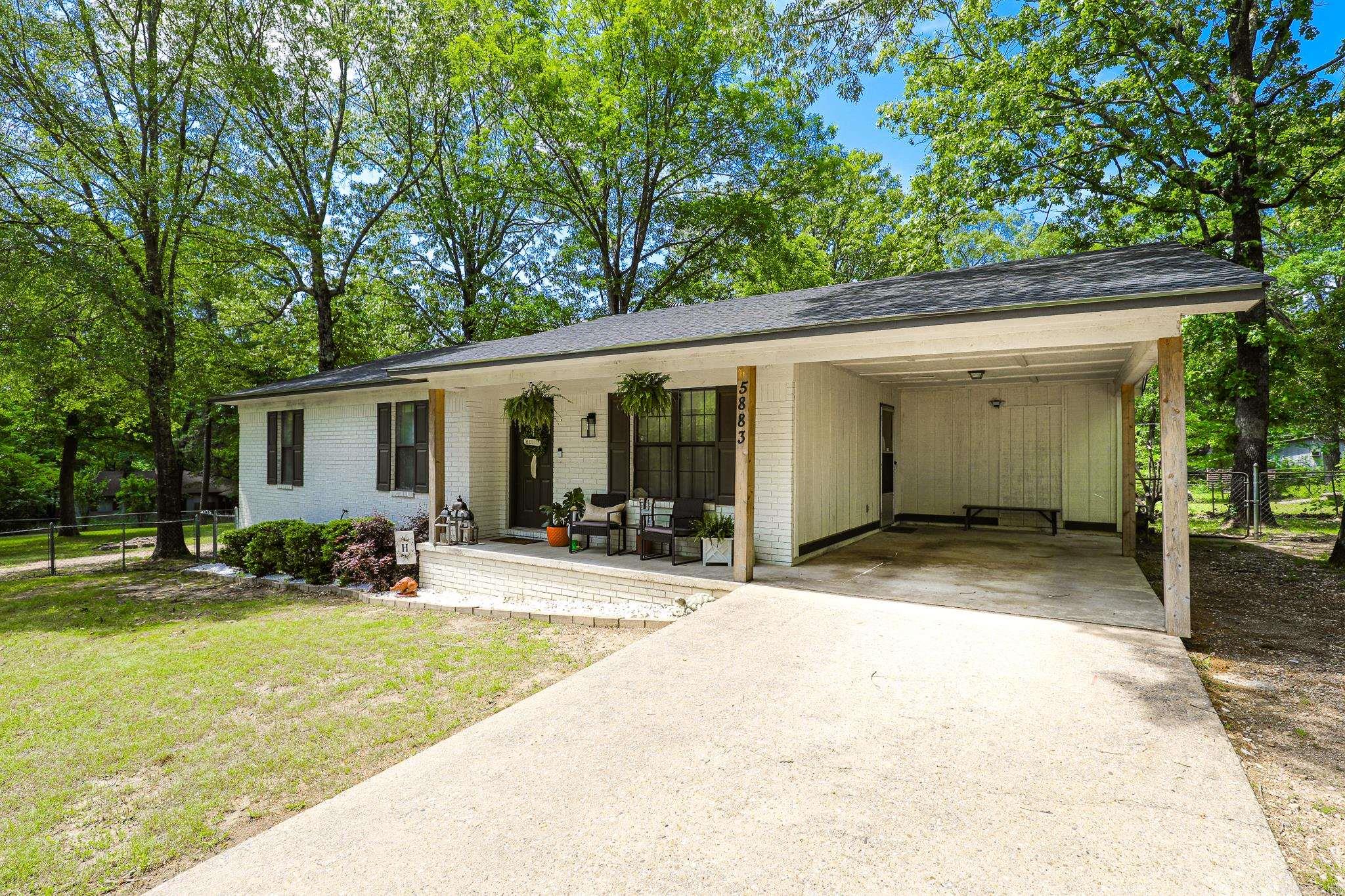 PEBBLE LAKE - Residential