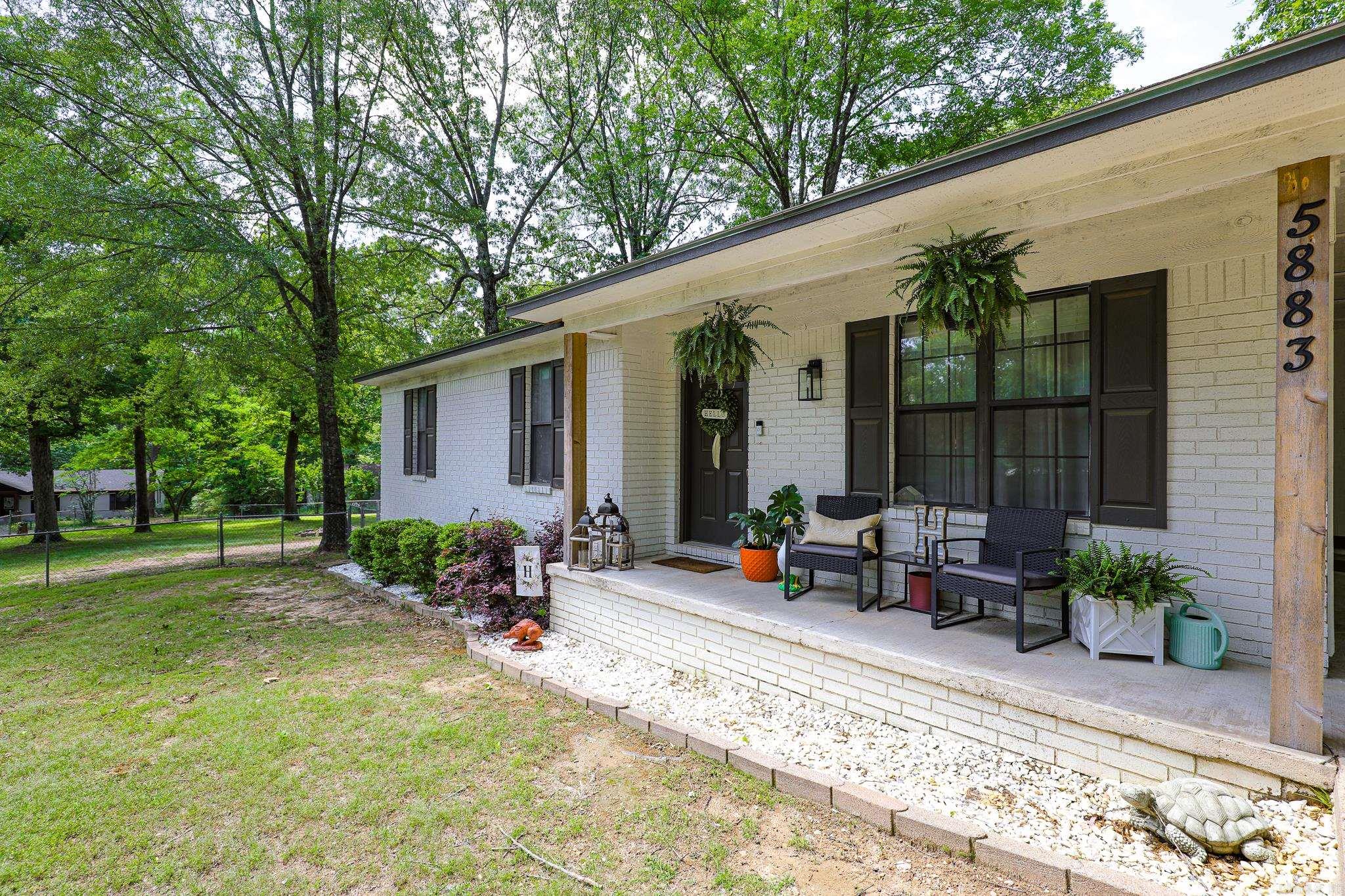 PEBBLE LAKE - Residential