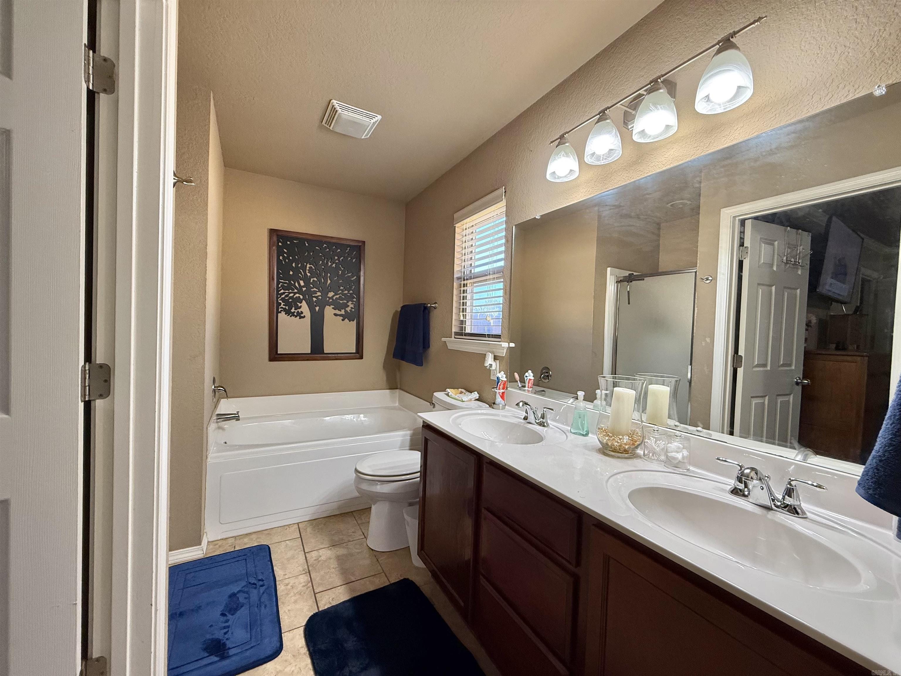 EMERALD MOUNTAIN - Residential