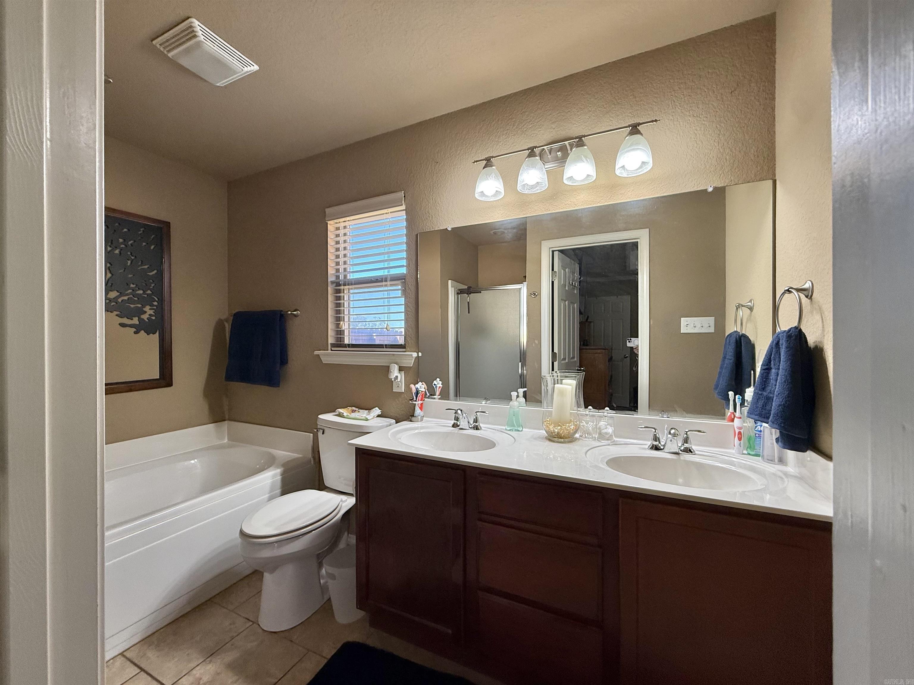 EMERALD MOUNTAIN - Residential