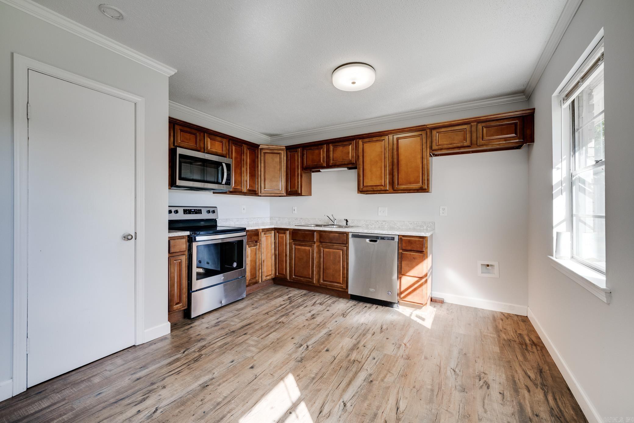 BROOKFIELD WEST - Residential