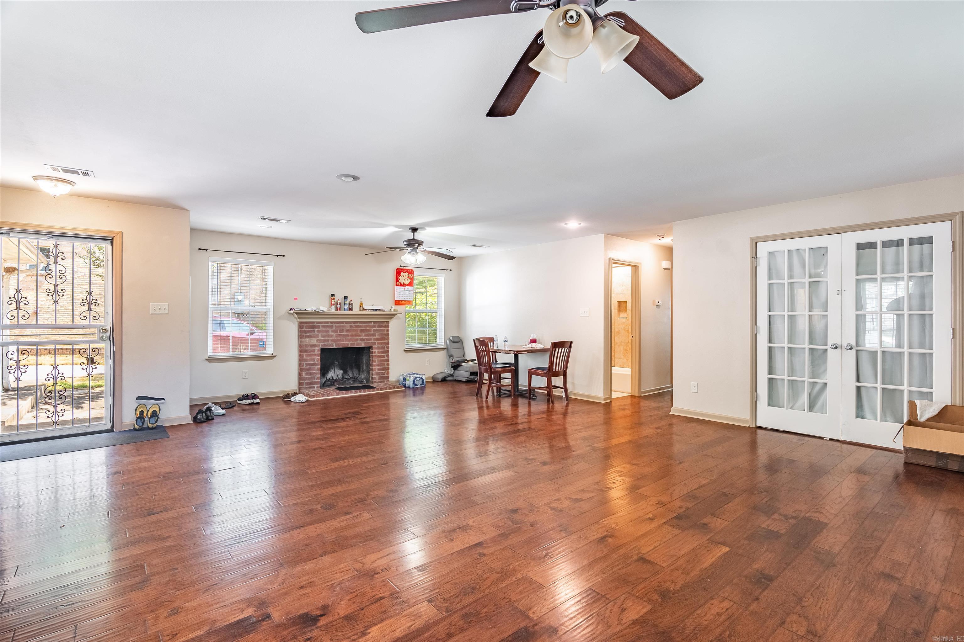 NOB HILL - Residential