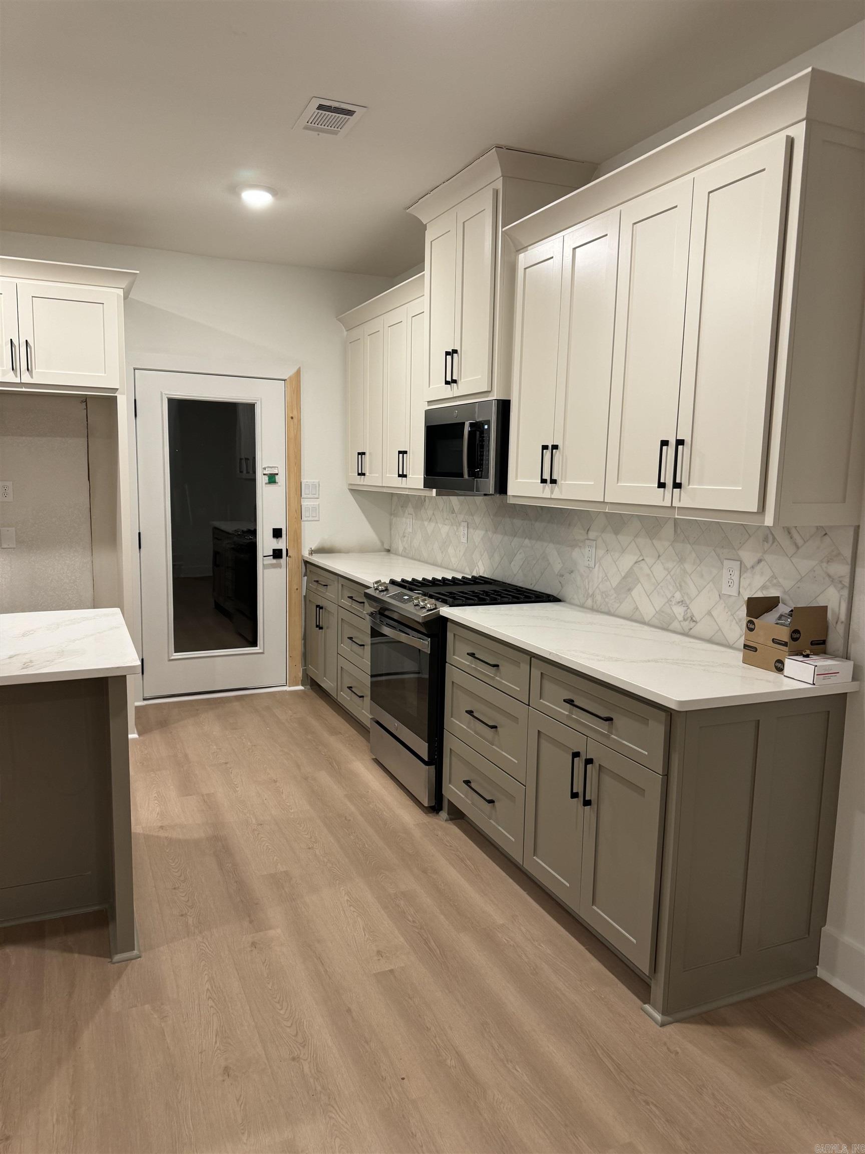 MIDTOWN BRYANT - Residential