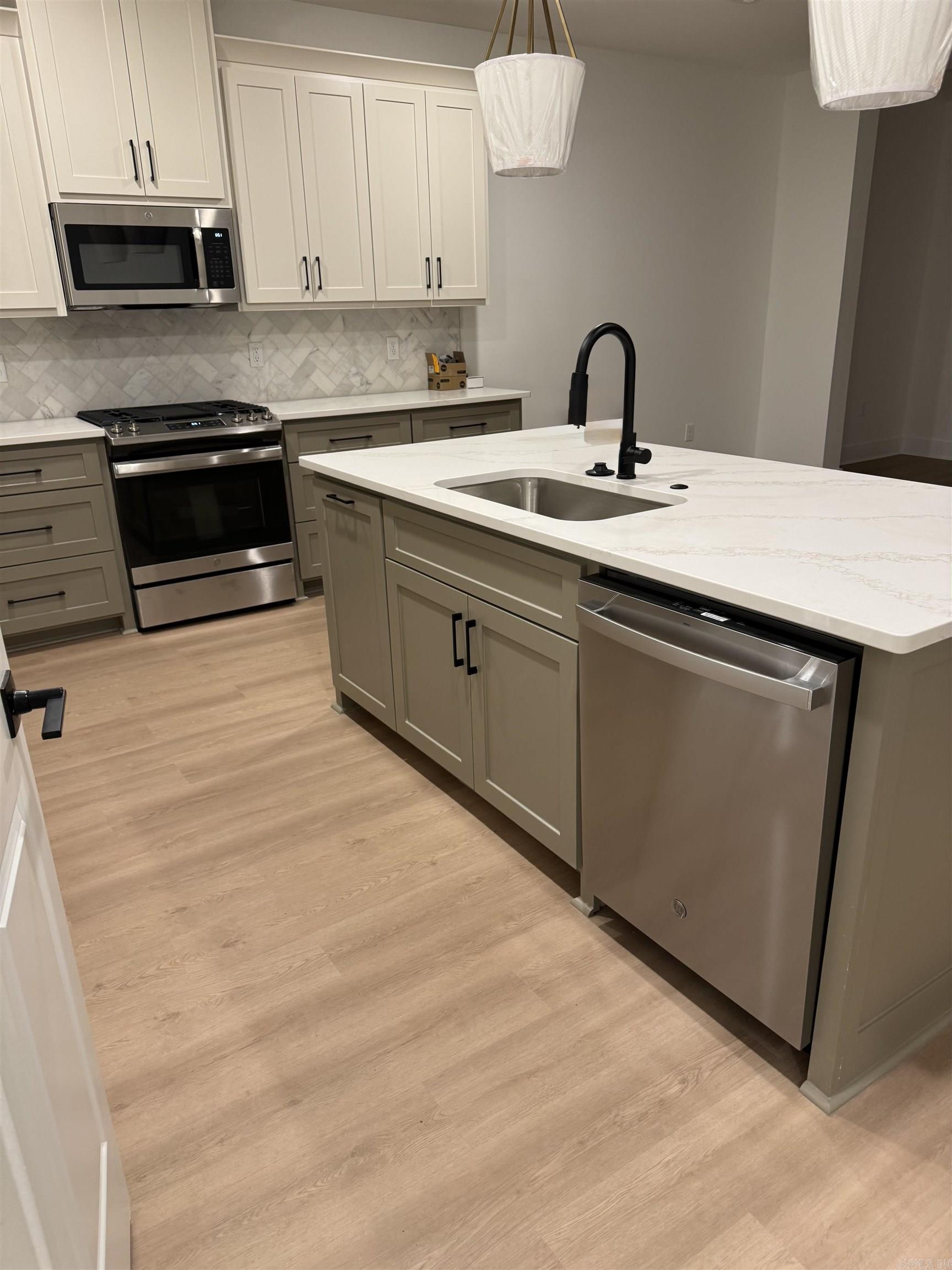 MIDTOWN BRYANT - Residential