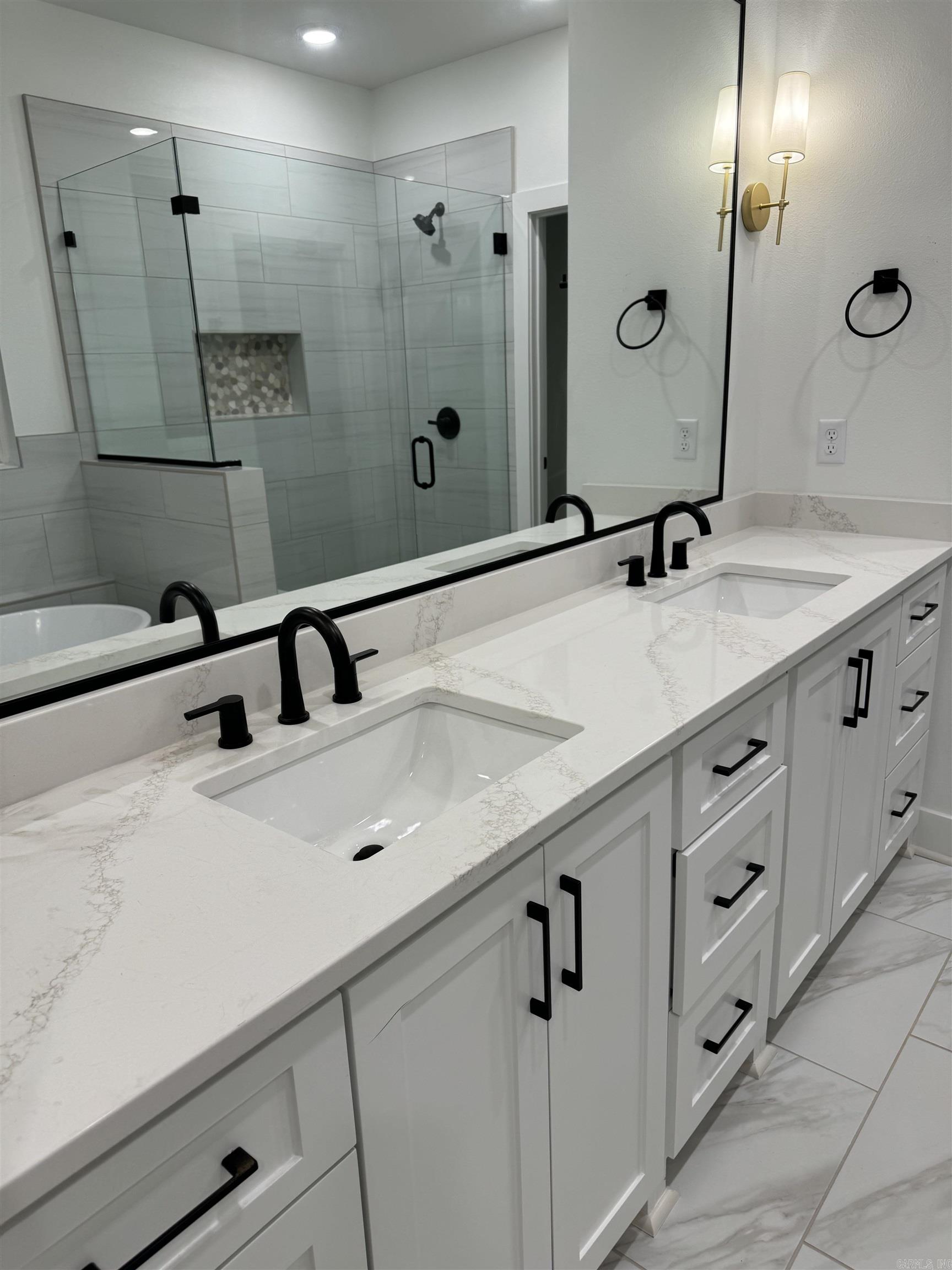 MIDTOWN BRYANT - Residential