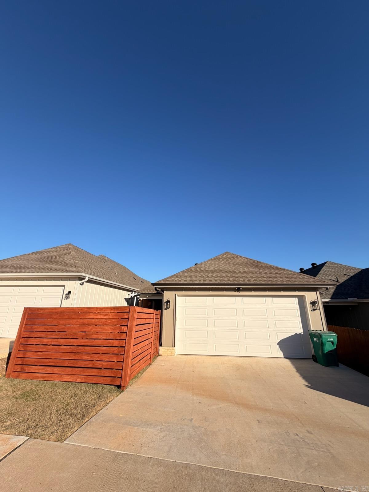 MIDTOWN BRYANT - Residential