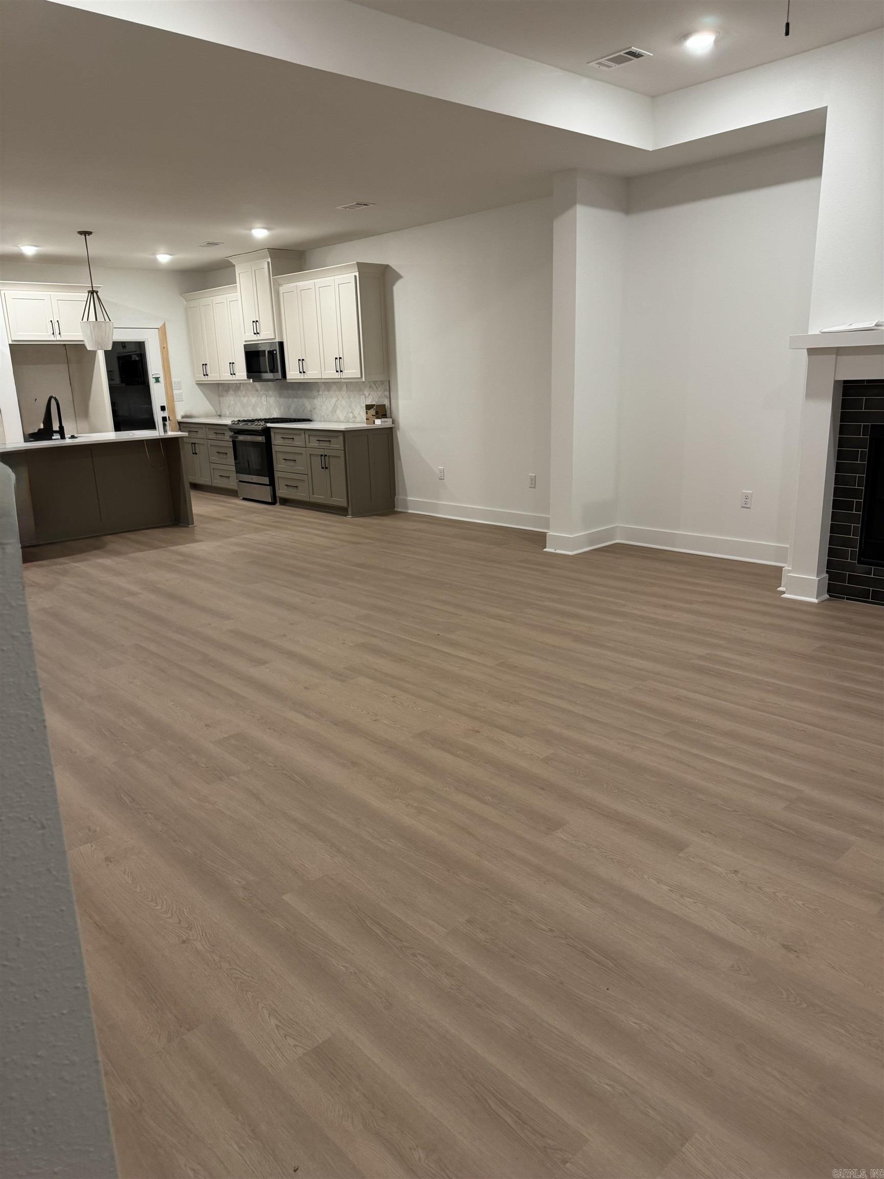 MIDTOWN BRYANT - Residential