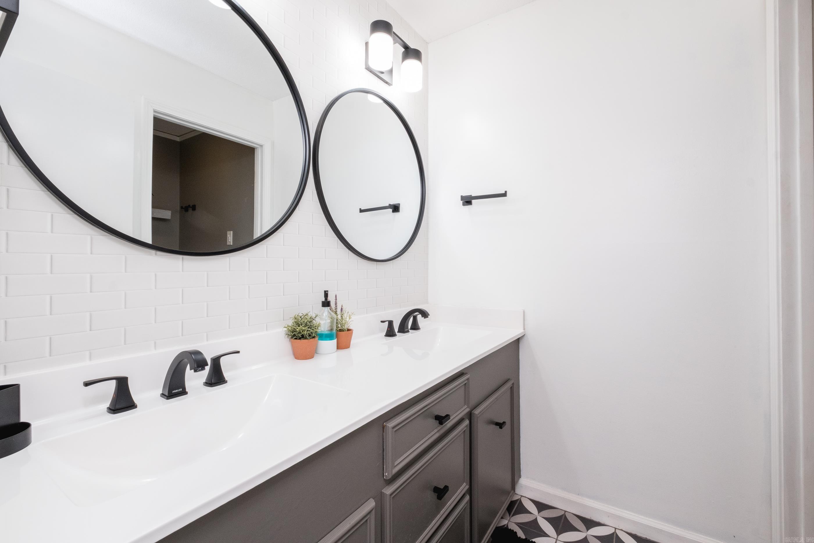 ECHO VALLEY - Residential