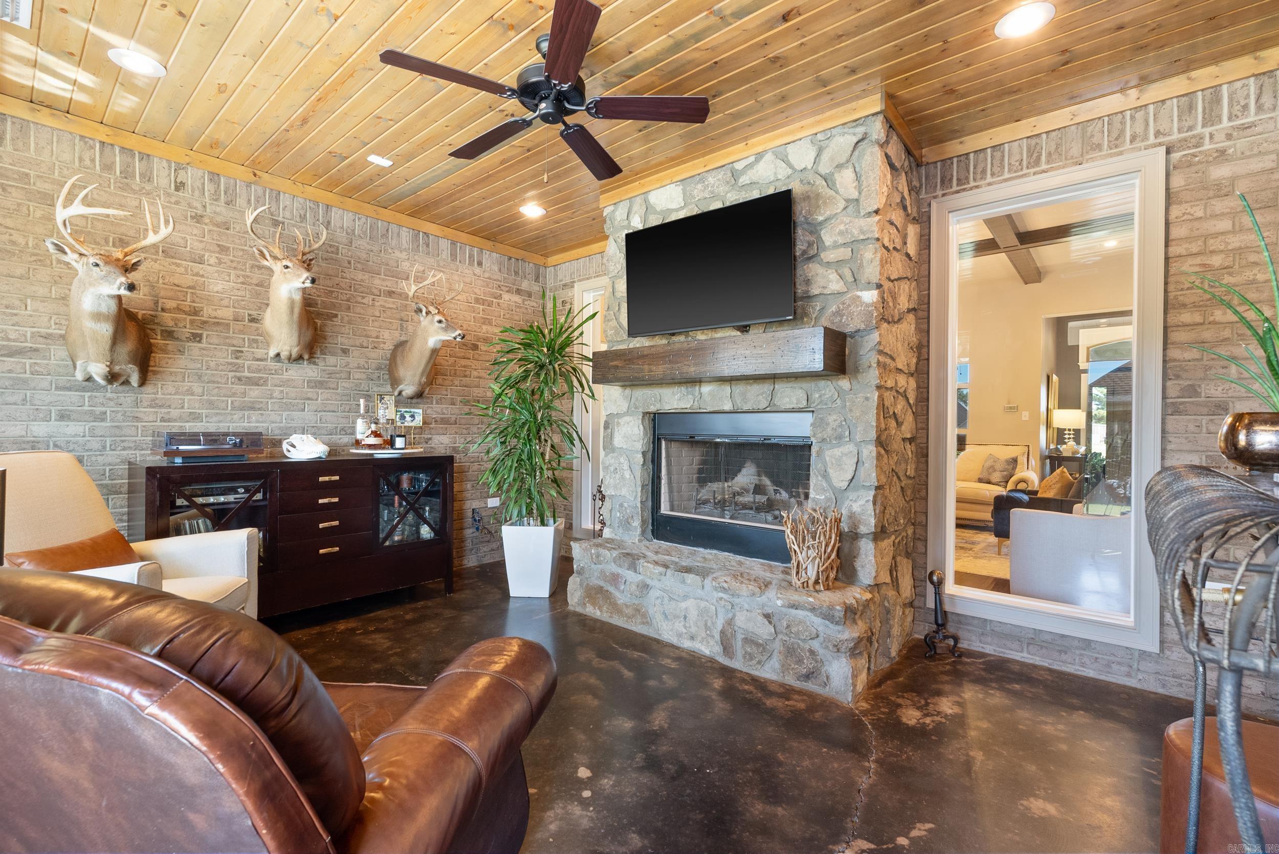 FIELDSTONE - Residential