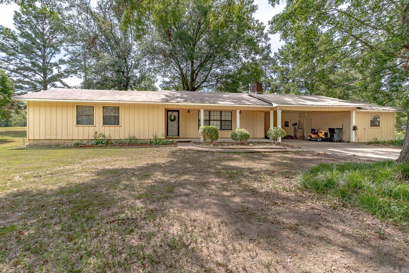 Welcome to the Market this 3 Bedroom 2 Bath Home, Nestled in a cozy little neighborhood. The home is one you have to see to appreciate. Ready to move in, would be a good home for a 1st time home buyer or someone looking for the next or forever home.