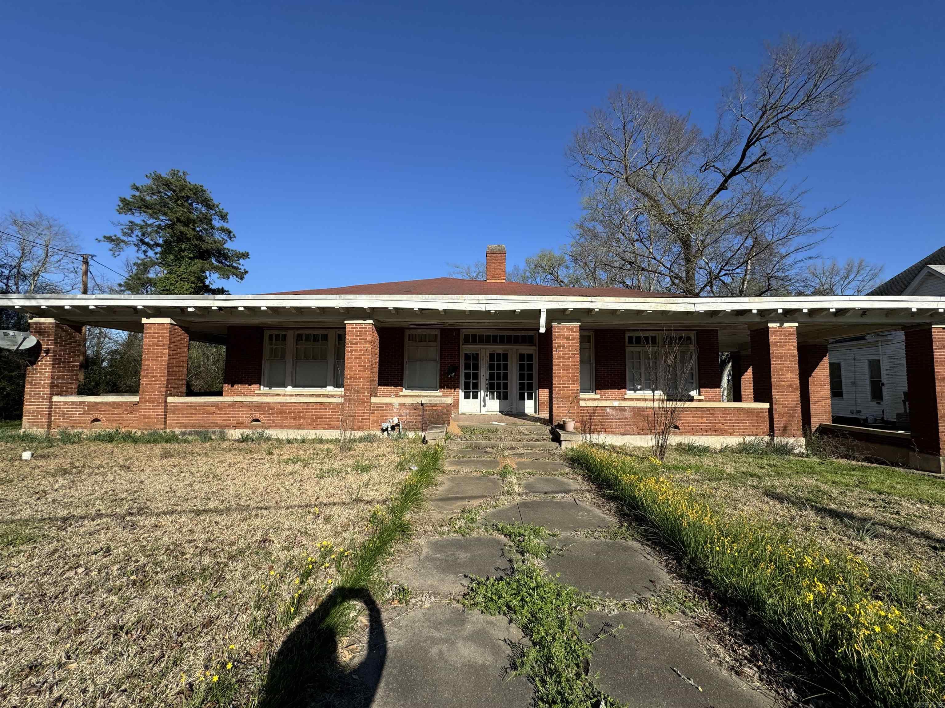 Wait a minute!! this property is already zoned commercial so this has a lot of possibilities the property need a lot of work and could save you a lot of headaches if you are interested in a dinner , daycare, or boutique!!!!