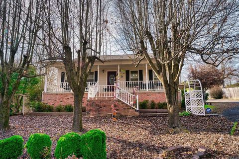 Photo of 843 Bellaire Drive, Hot Springs, AR 71901 (MLS # 25049727)