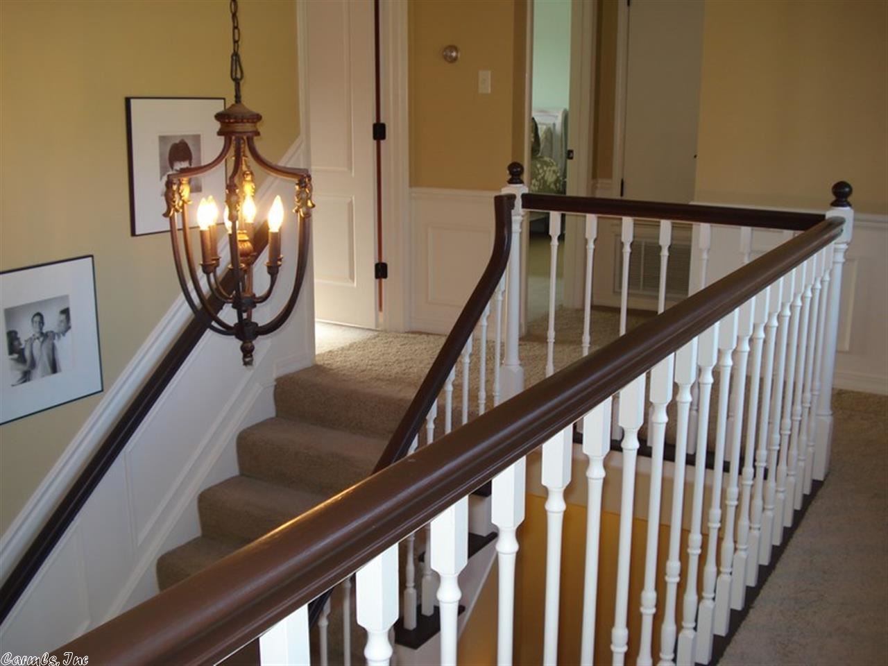 SECLUDED HILLS - Residential