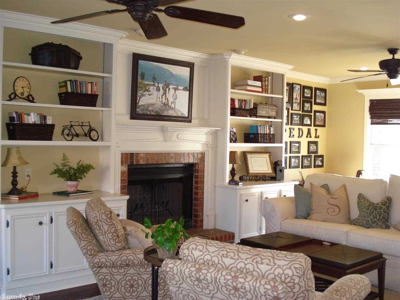 SECLUDED HILLS - Residential