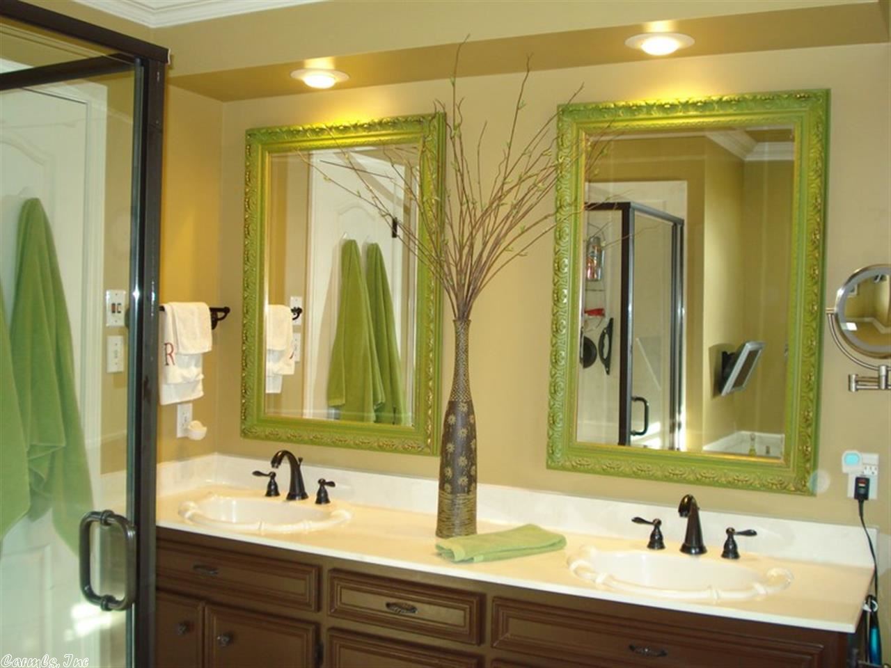 SECLUDED HILLS - Residential