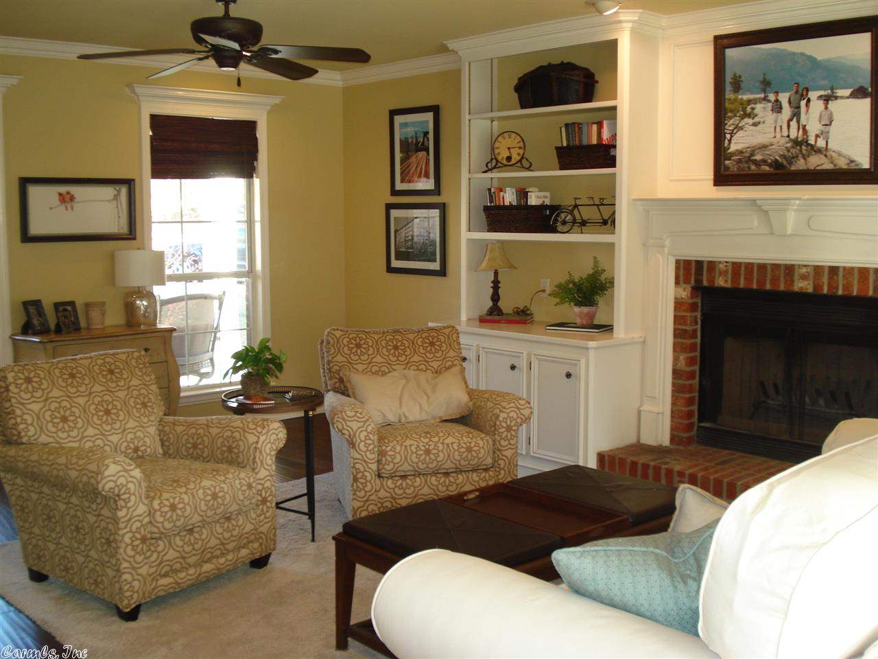 SECLUDED HILLS - Residential