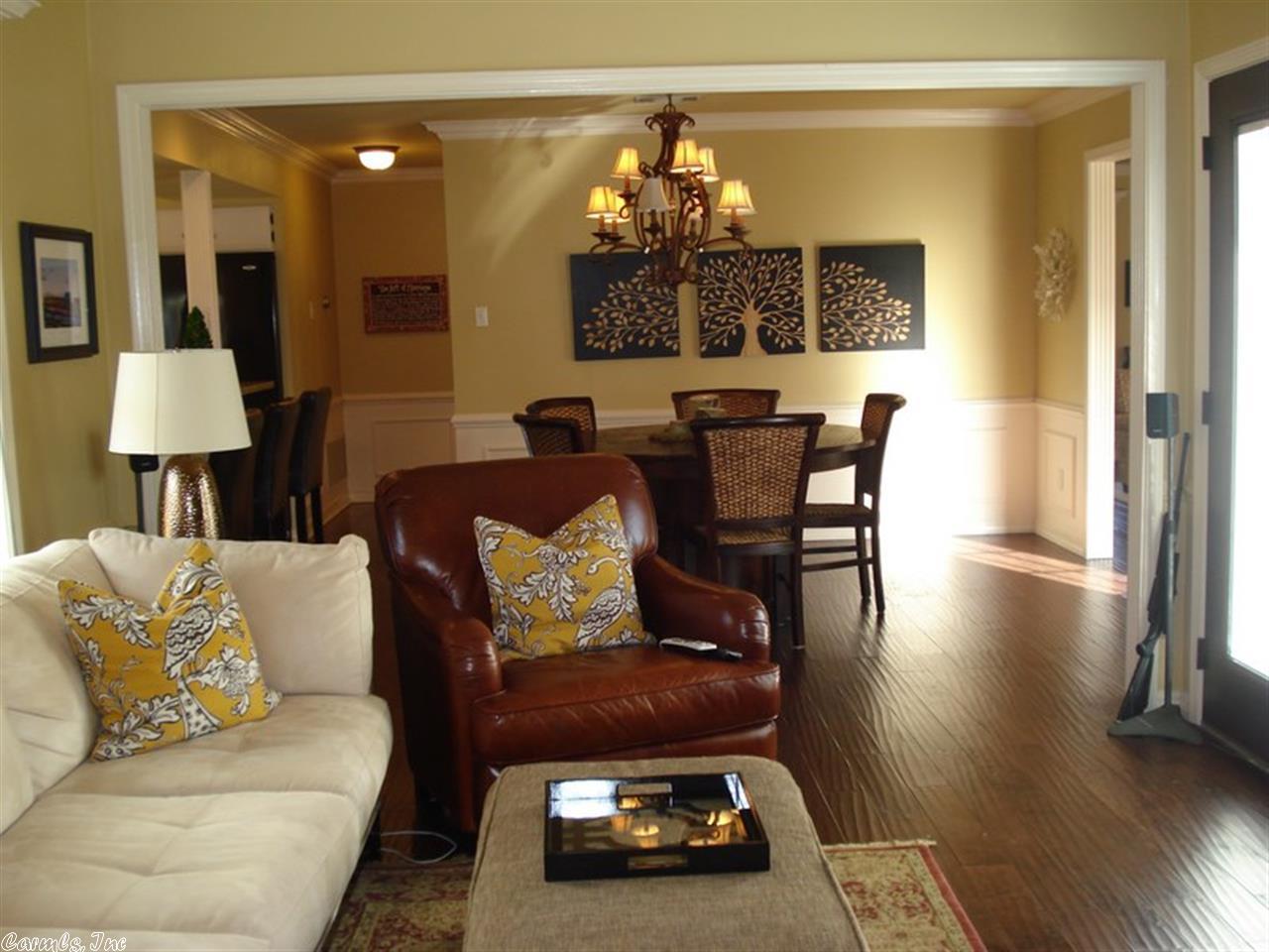 SECLUDED HILLS - Residential