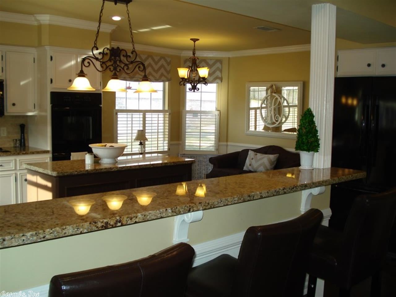 SECLUDED HILLS - Residential